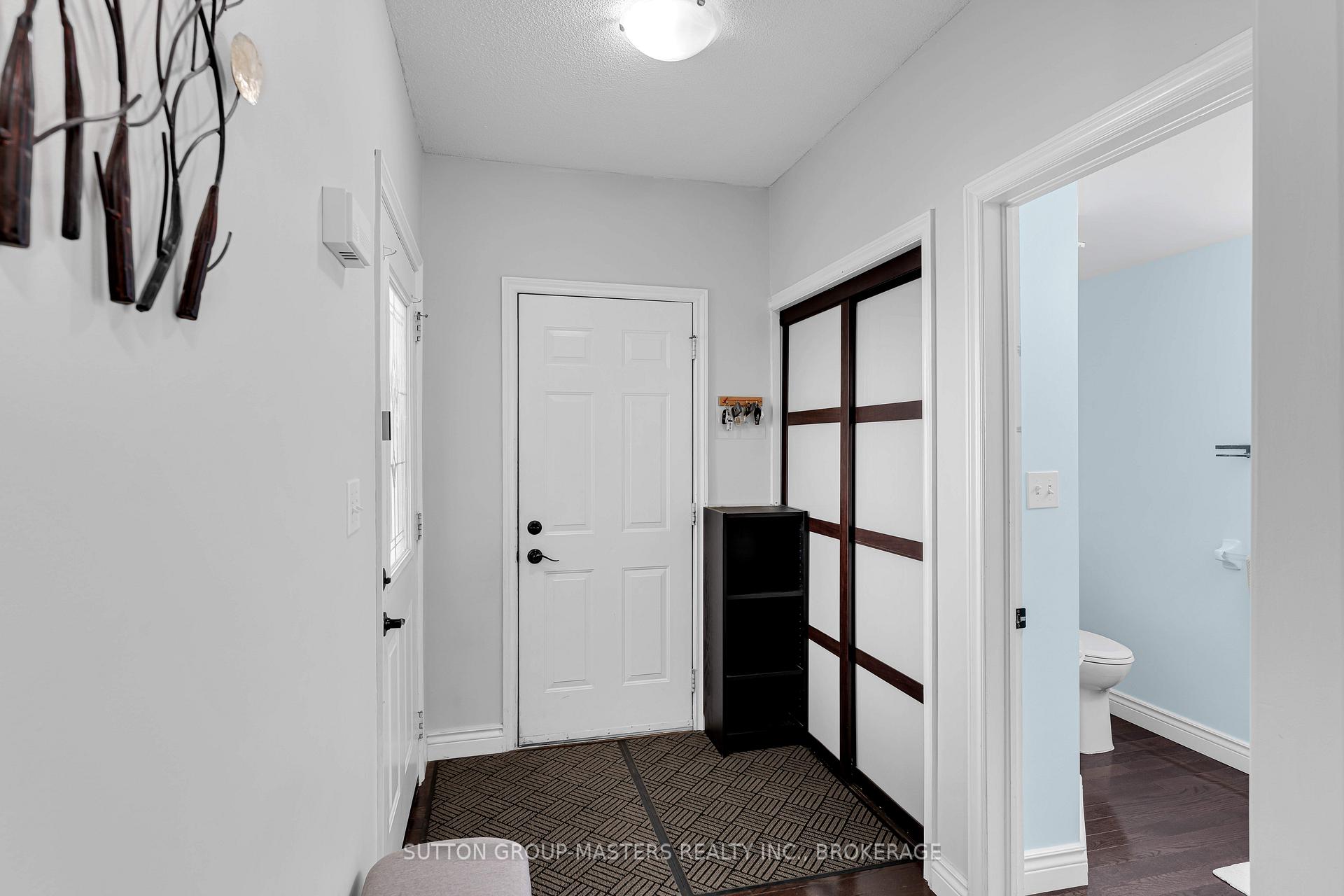 Photo 4 of 1396 Thornwood Crescent, Kingston, City Northwest — HOMEH