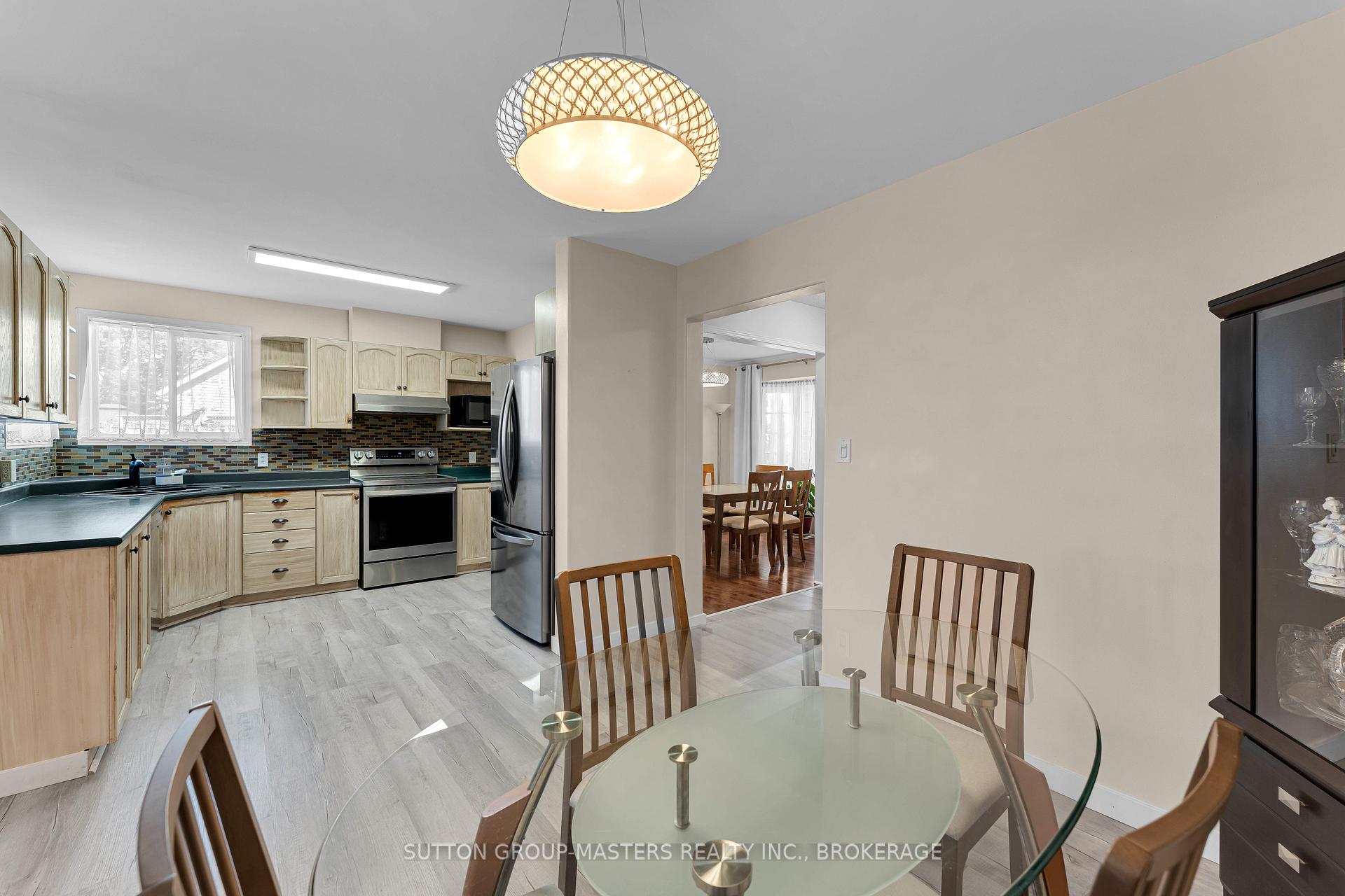 Photo 12 of 1396 Thornwood Crescent, Kingston, City Northwest — HOMEH