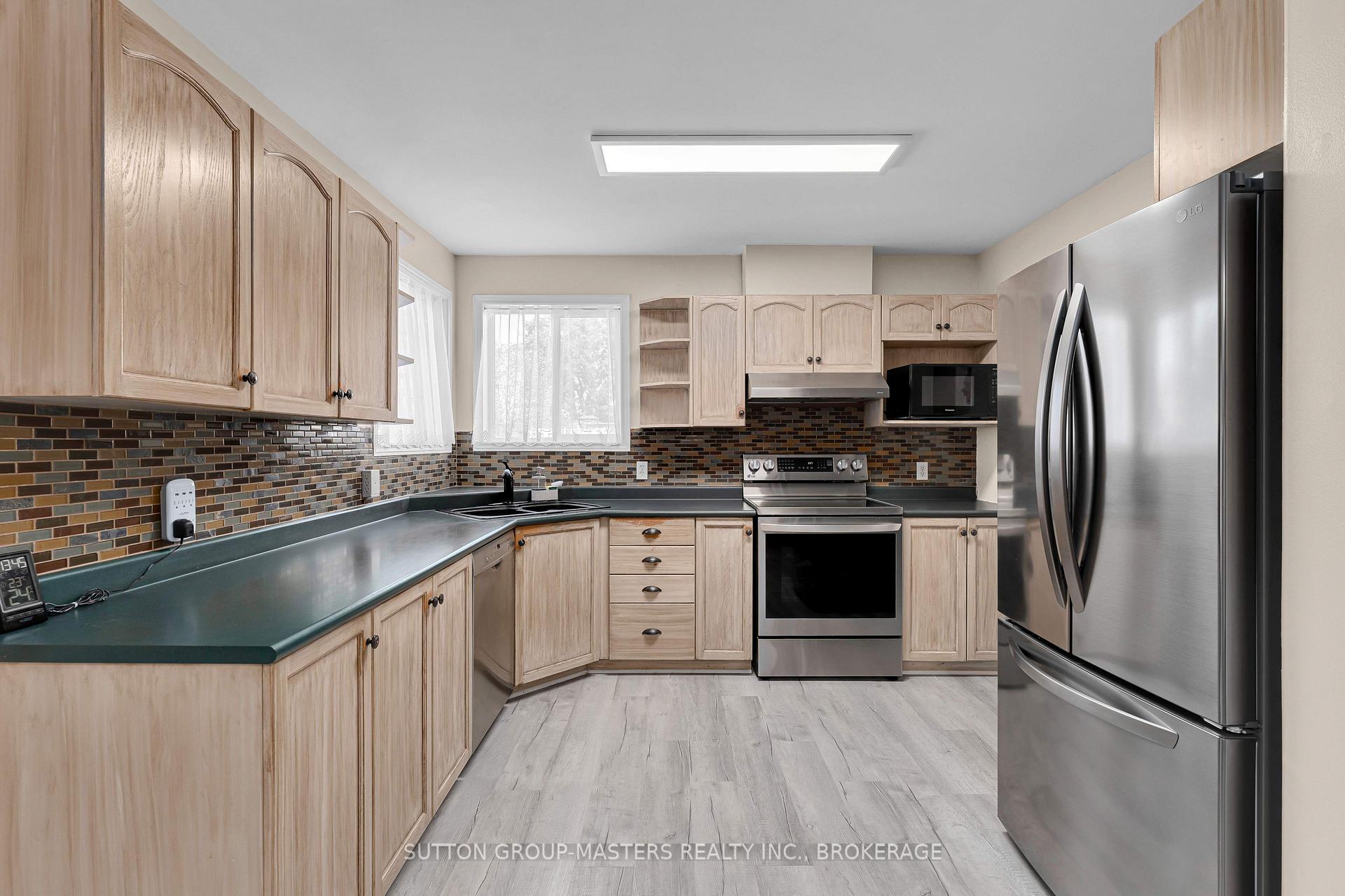 Photo 13 of 1396 Thornwood Crescent, Kingston, City Northwest — HOMEH