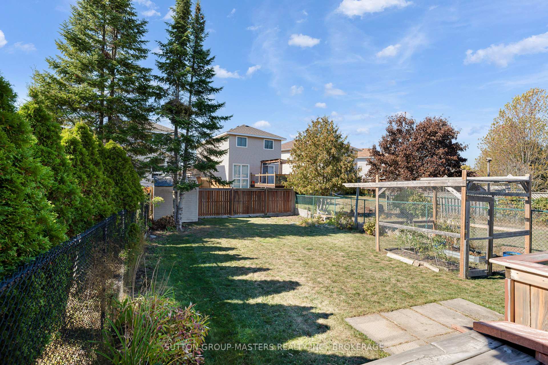 Photo 38 of 1396 Thornwood Crescent, Kingston, City Northwest — HOMEH