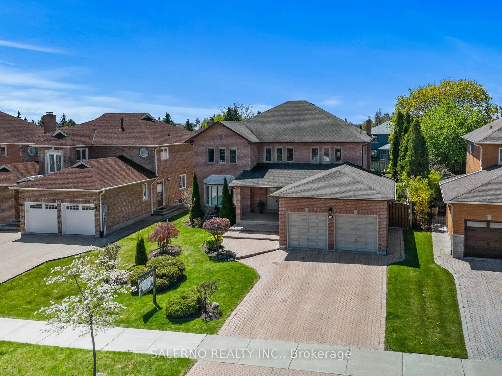 Photo 3 of 42 Columbus Avenue, Vaughan, East Woodbridge — HOMEH