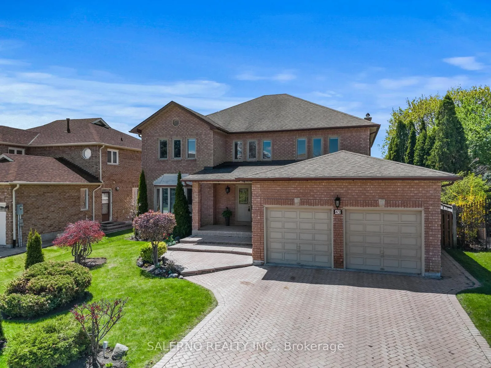 Photo 4 of 42 Columbus Avenue, Vaughan, East Woodbridge — HOMEH