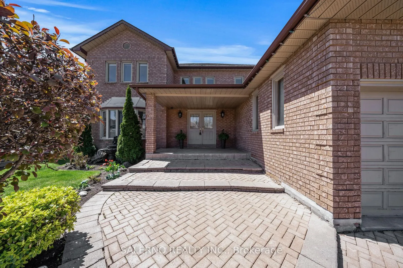 Photo 5 of 42 Columbus Avenue, Vaughan, East Woodbridge — HOMEH
