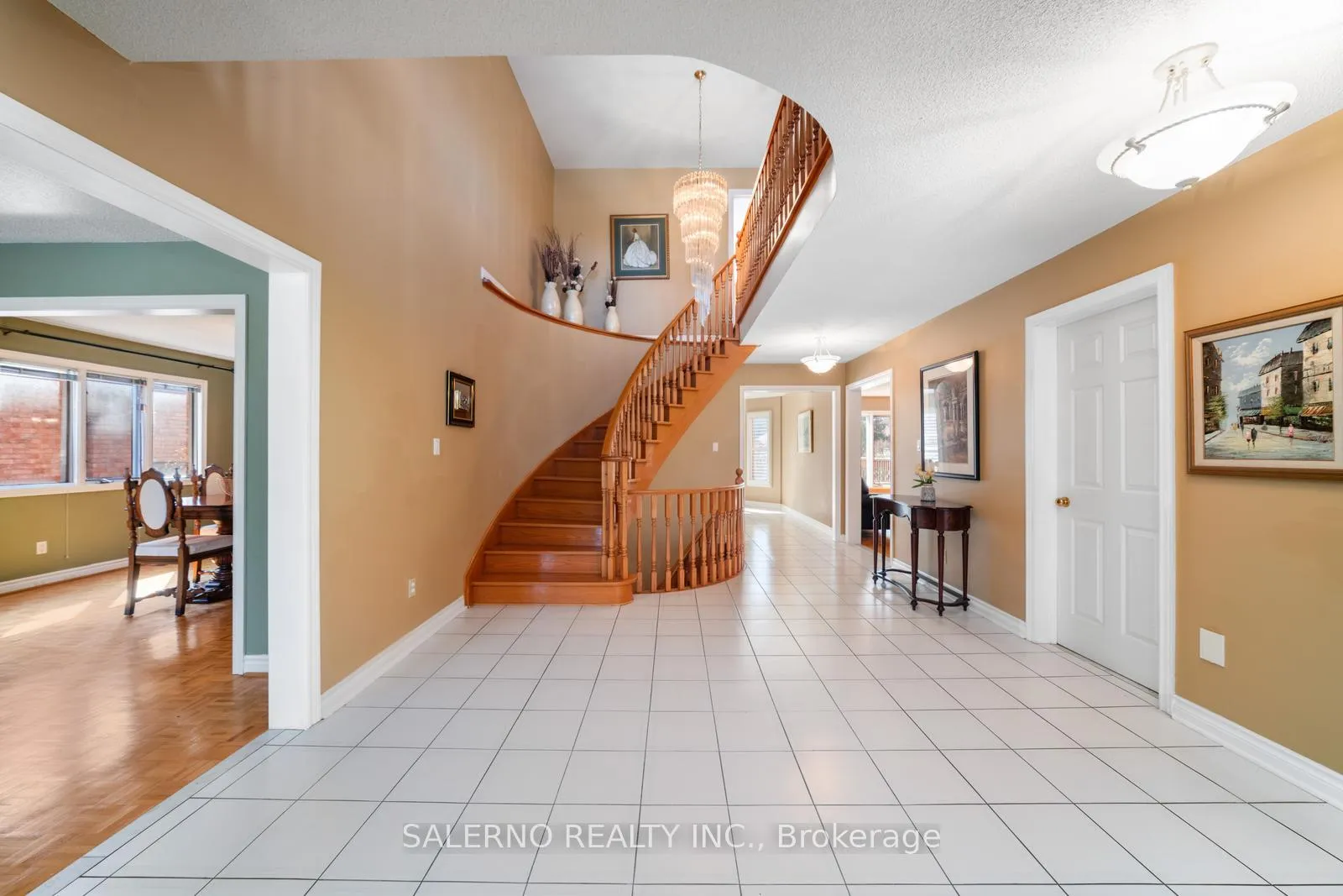 Photo 7 of 42 Columbus Avenue, Vaughan, East Woodbridge — HOMEH