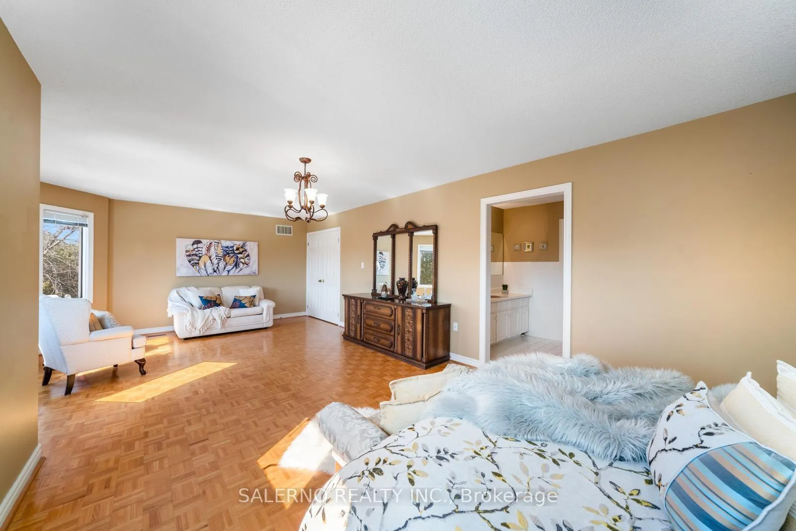 Photo 29 of 42 Columbus Avenue, Vaughan, East Woodbridge — HOMEH