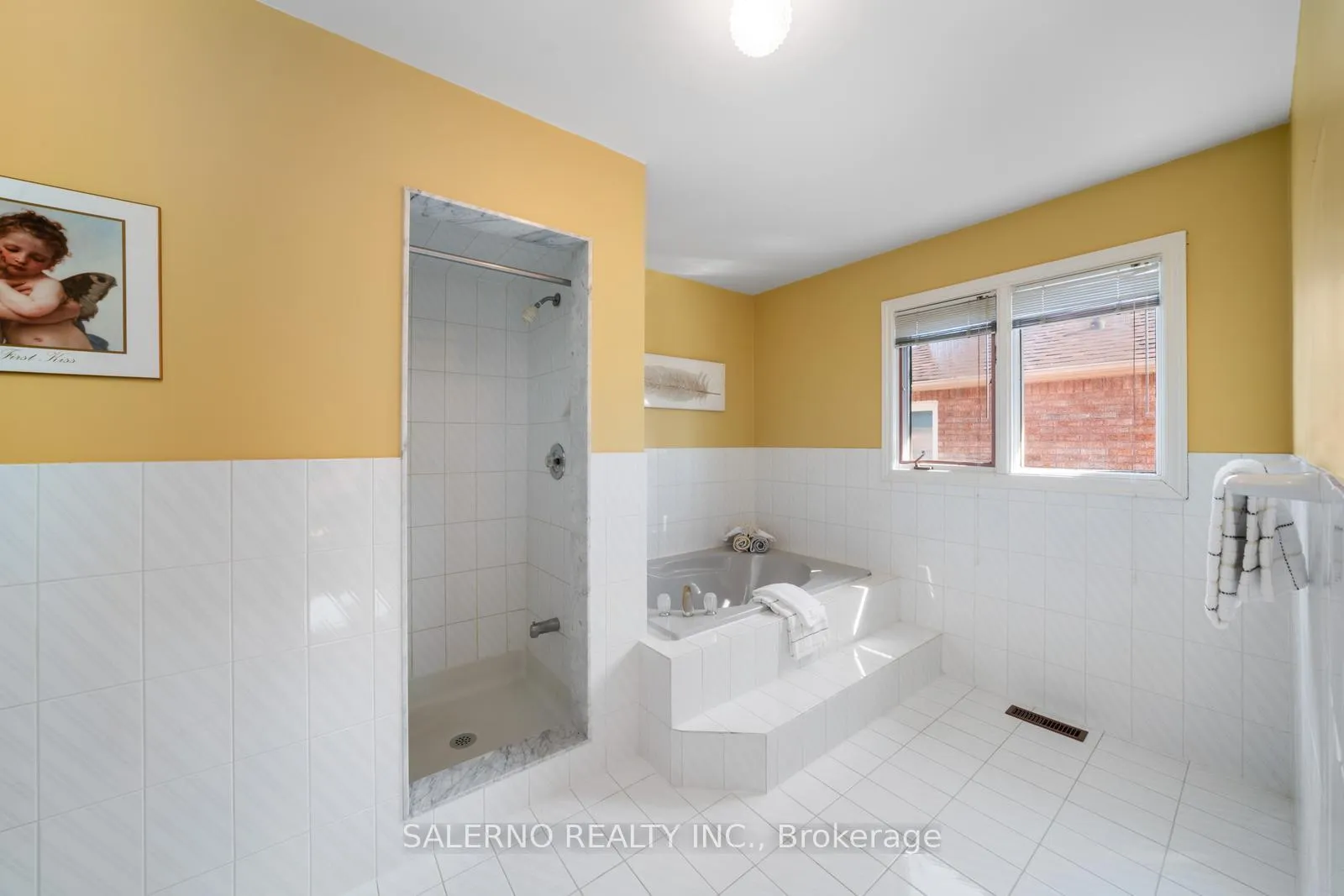 Photo 33 of 42 Columbus Avenue, Vaughan, East Woodbridge — HOMEH