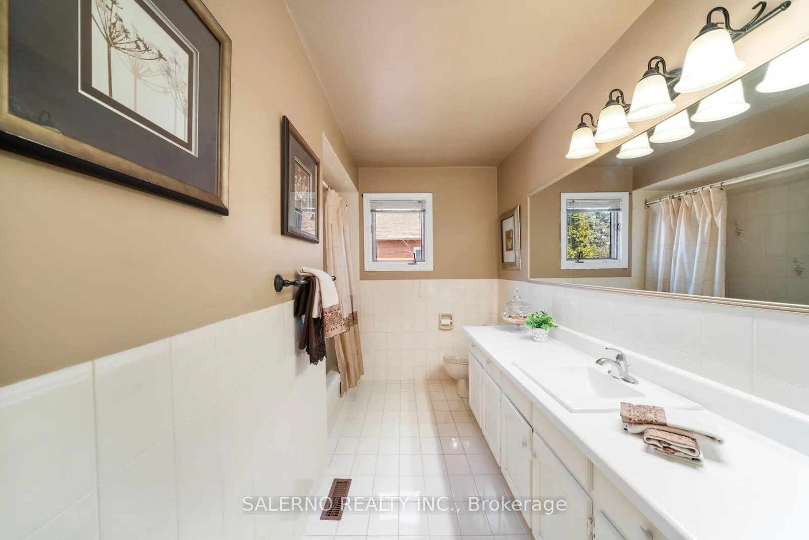 Photo 35 of 42 Columbus Avenue, Vaughan, East Woodbridge — HOMEH