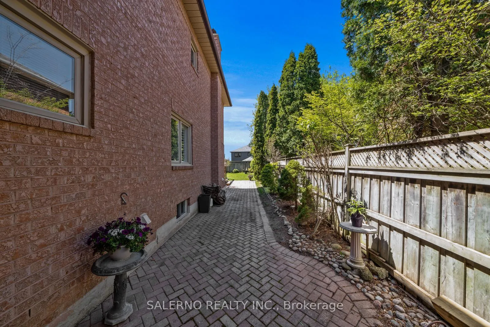Photo 38 of 42 Columbus Avenue, Vaughan, East Woodbridge — HOMEH