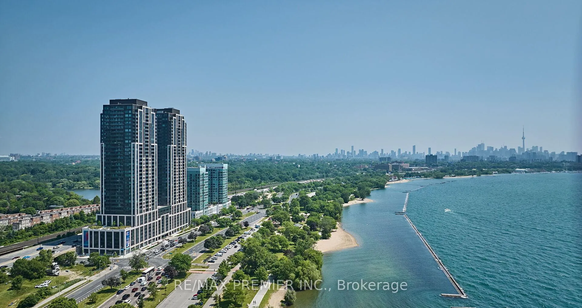 Front of Unit 2617, 1926 Lakeshore Boulevard W