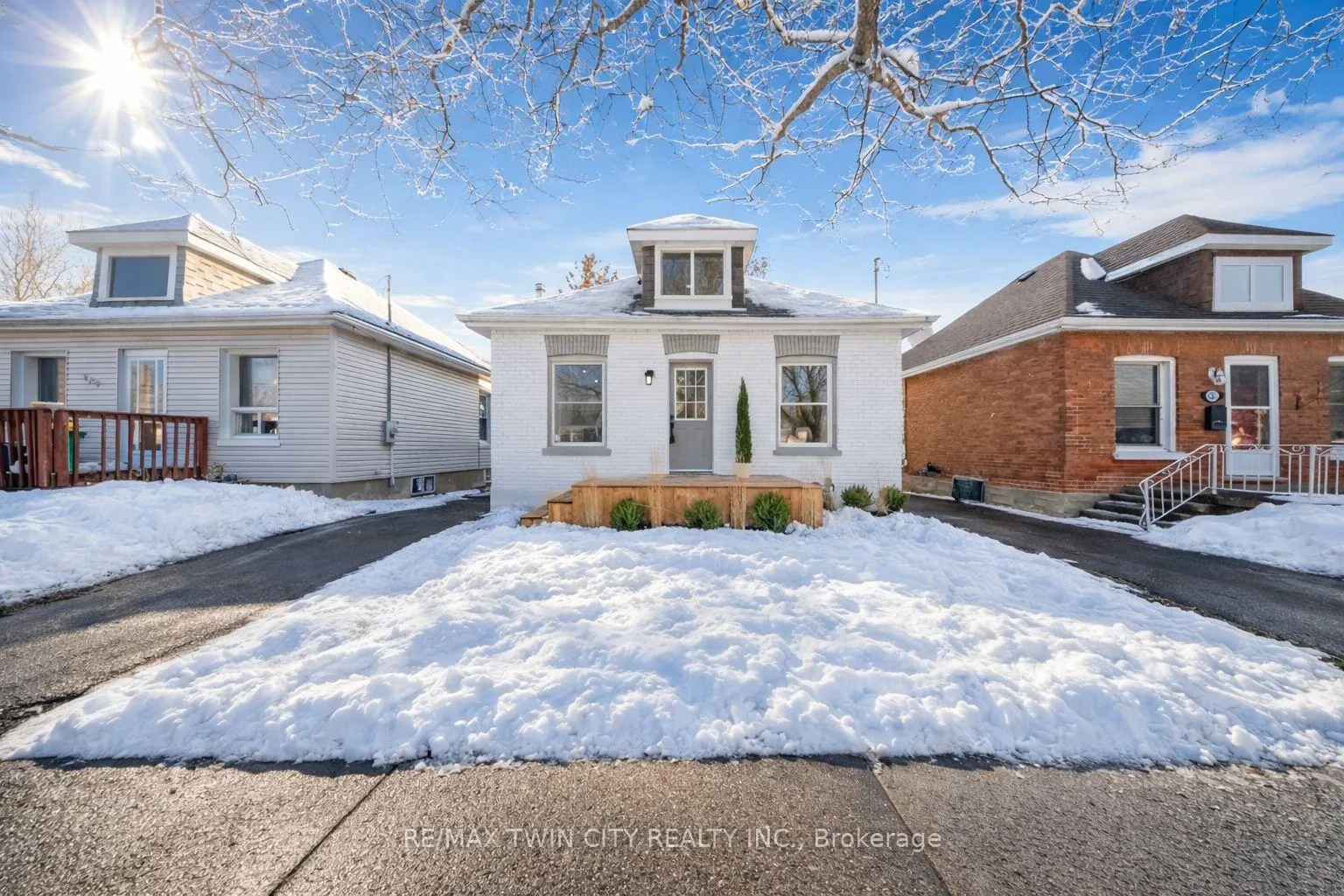 Front of 327 Sheridan Street