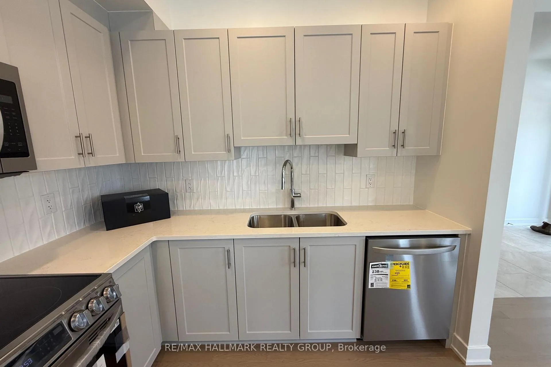 Photo 12 of 221 Gretsch Road, Ottawa, Leitrim — HOMEH