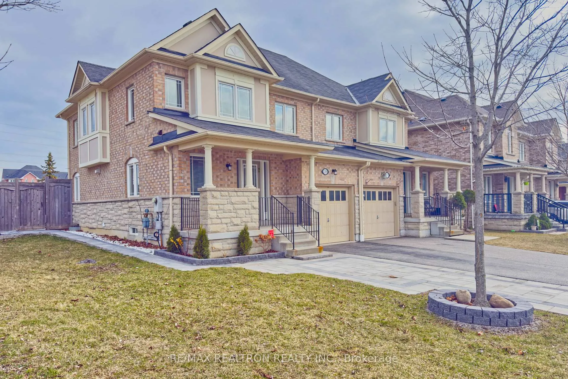 Photo 2 of 59 Whitlock Crescent, Ajax, Northeast Ajax — HOMEH