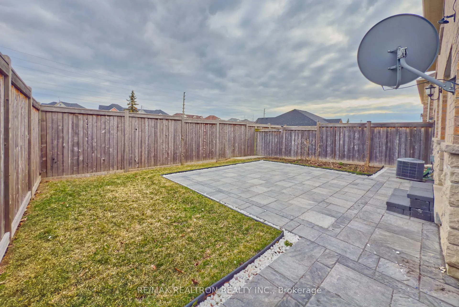 Photo 38 of 59 Whitlock Crescent, Ajax, Northeast Ajax — HOMEH