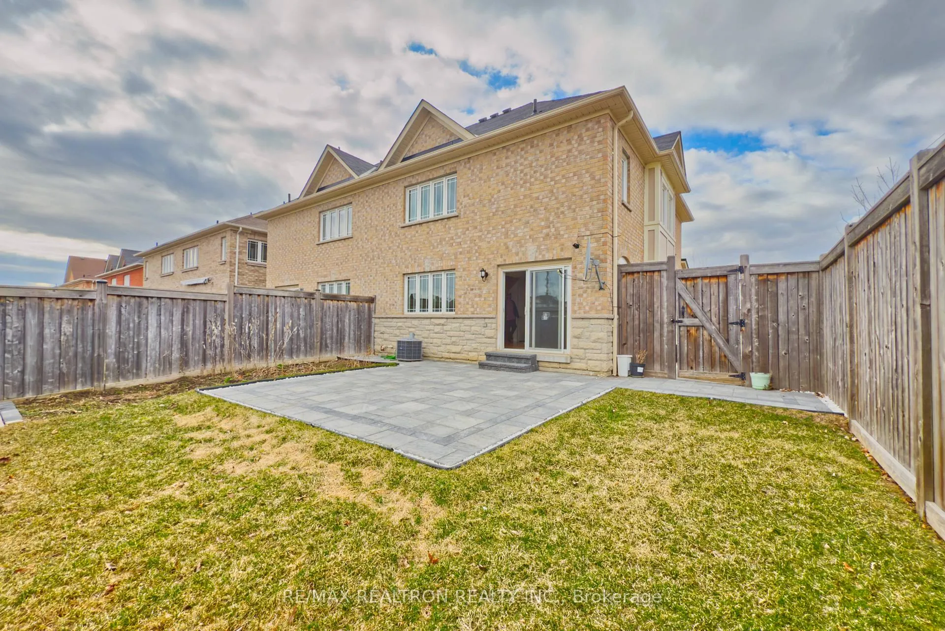 Photo 39 of 59 Whitlock Crescent, Ajax, Northeast Ajax — HOMEH