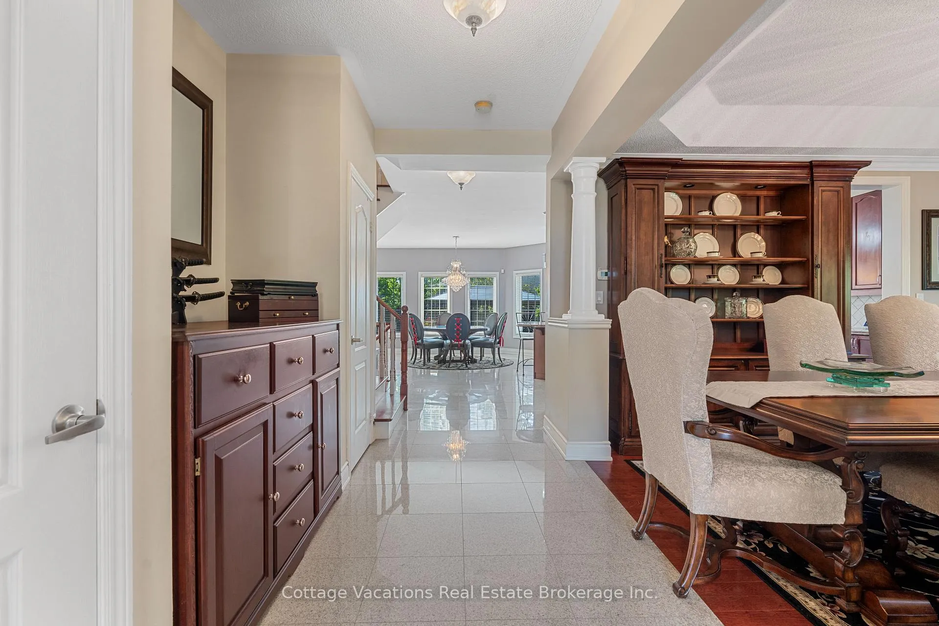 Photo 5 of 26 Louvain Drive, Brampton, Vales of Castlemore North — HOMEH