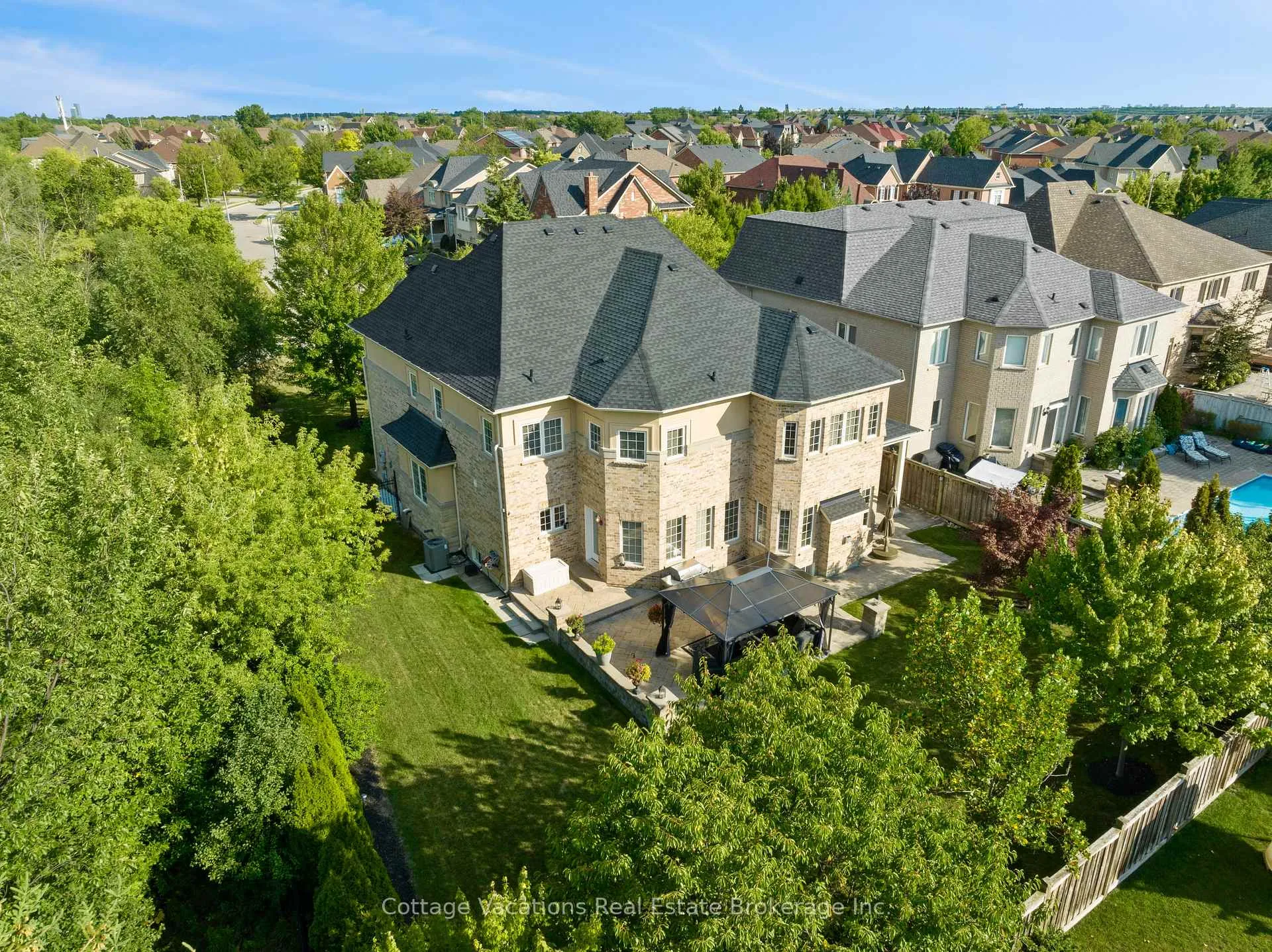 Photo 35 of 26 Louvain Drive, Brampton, Vales of Castlemore North — HOMEH