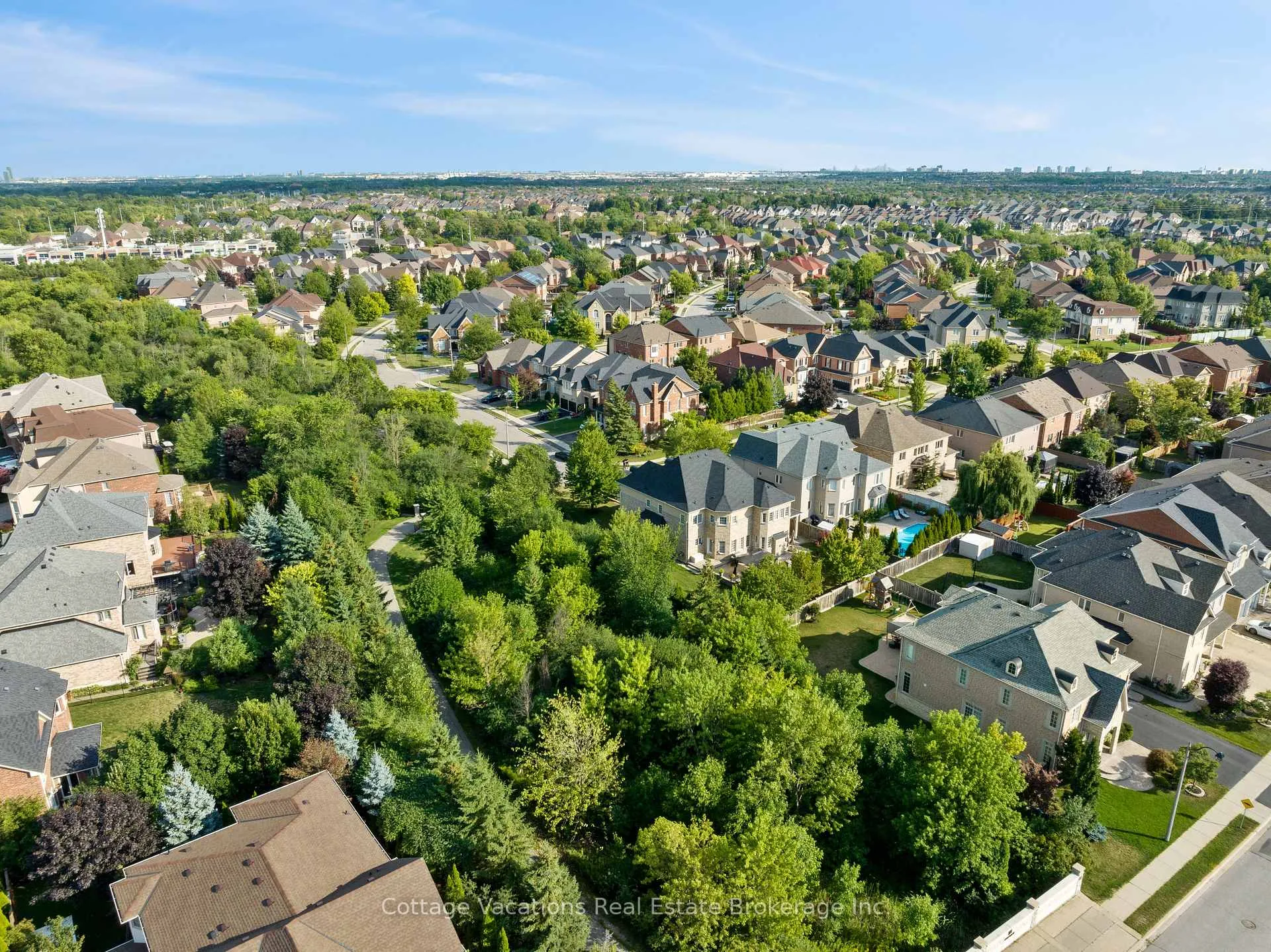 Photo 36 of 26 Louvain Drive, Brampton, Vales of Castlemore North — HOMEH