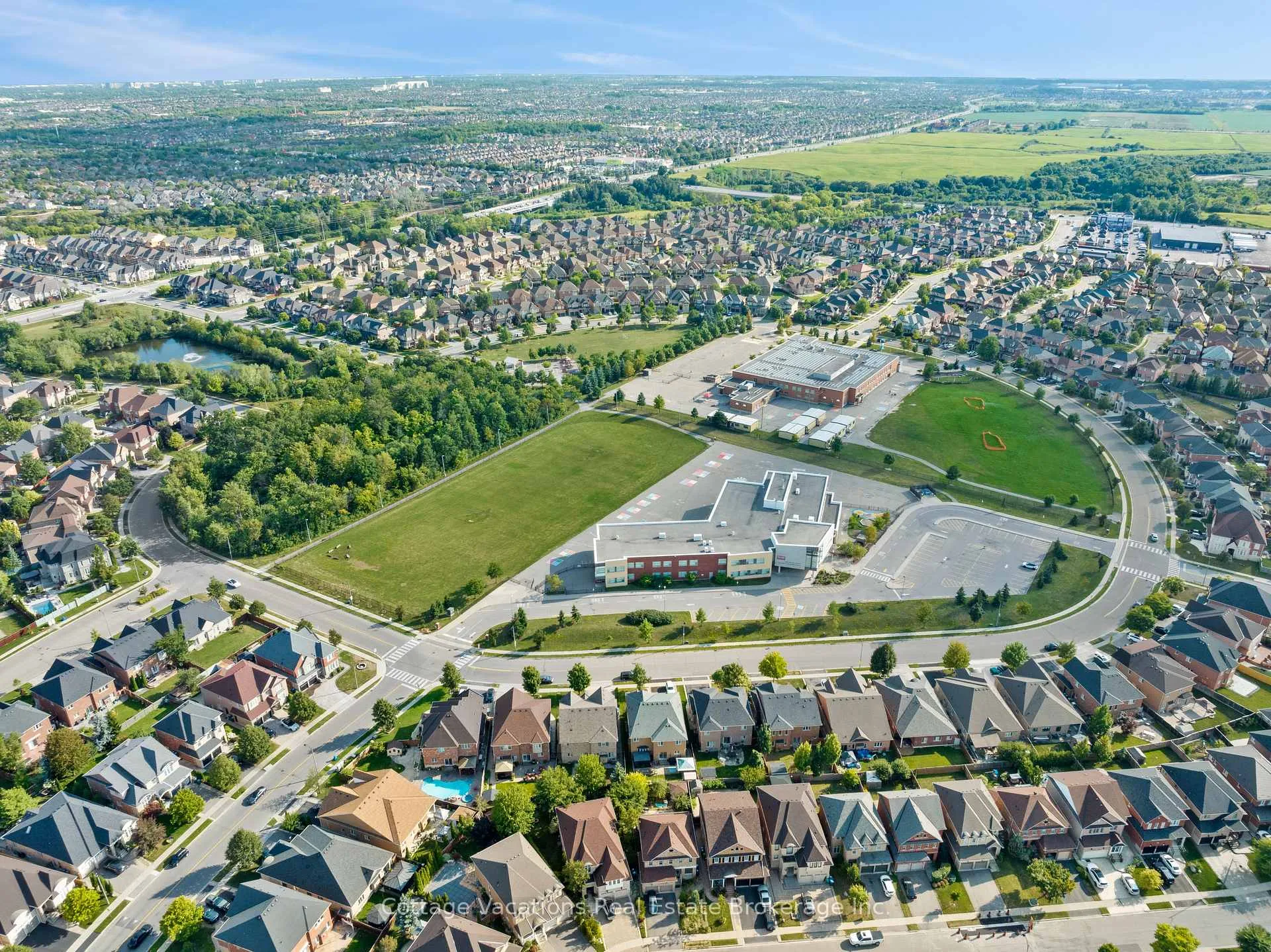 Photo 39 of 26 Louvain Drive, Brampton, Vales of Castlemore North — HOMEH