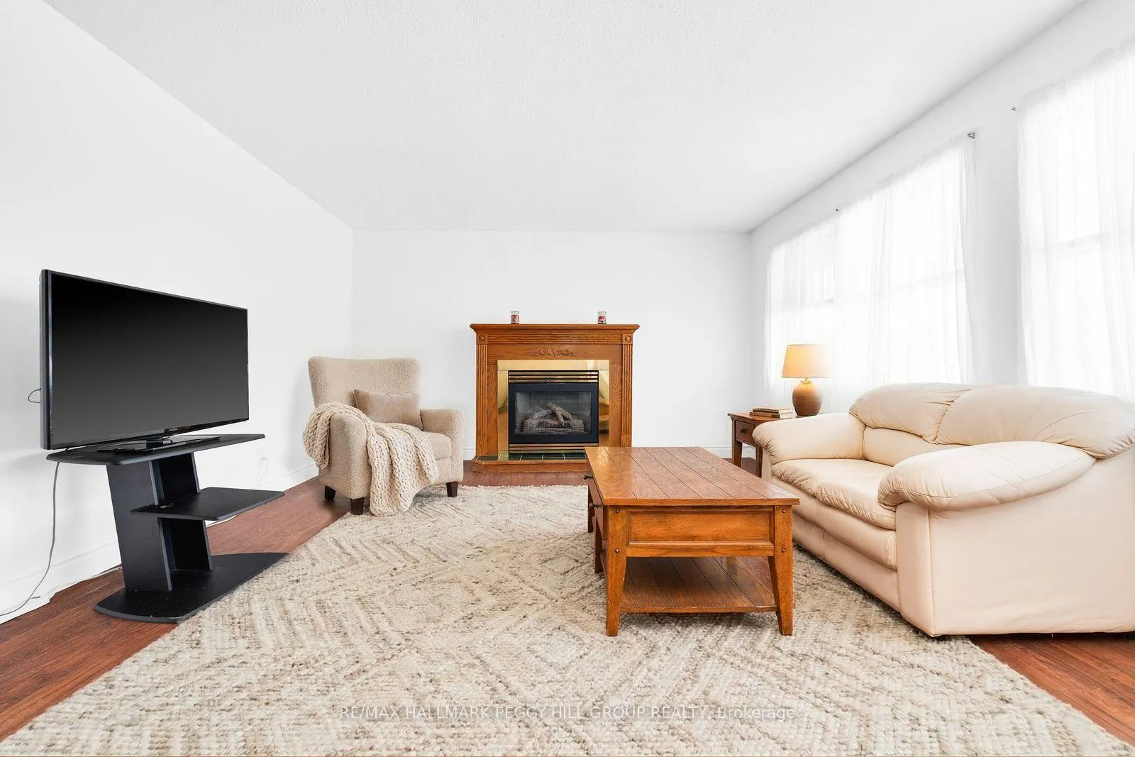 Photo 3 of 47 Orma Drive, Orillia — HOMEH