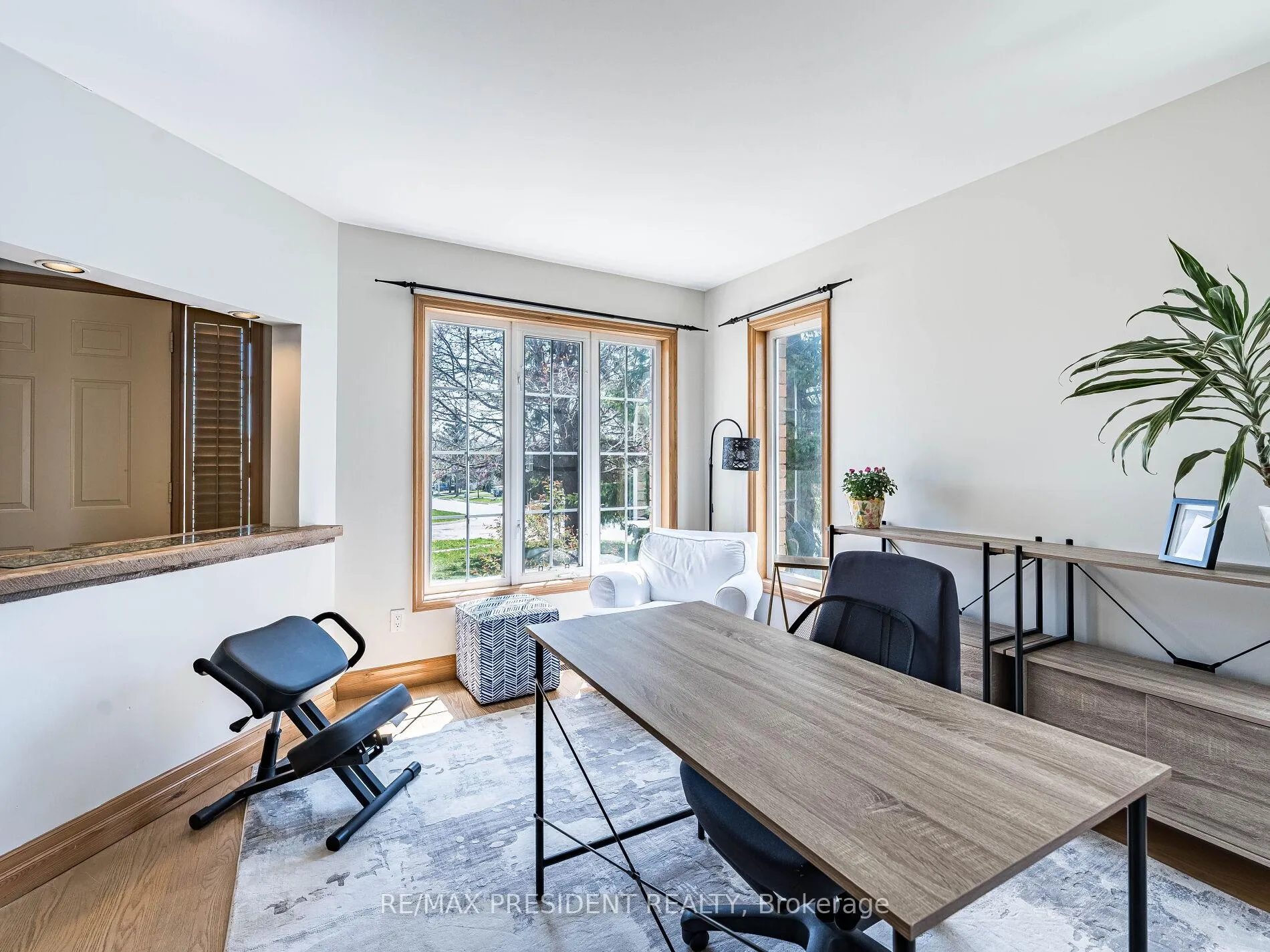 Photo 6 of 45 Grasett Crescent, Barrie, West Bayfield — HOMEH