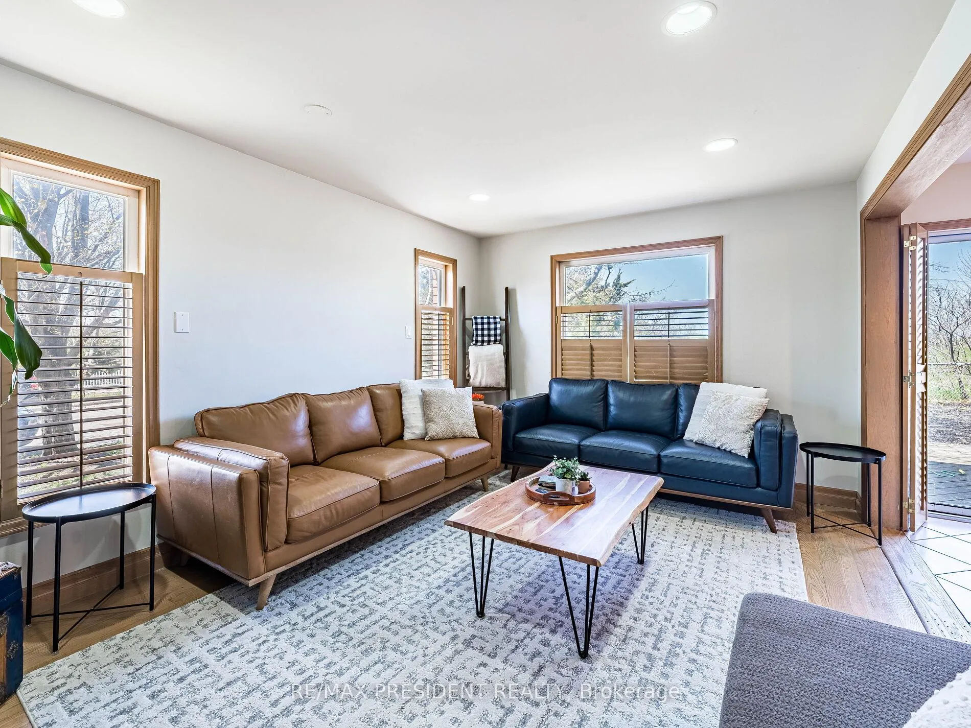 Photo 9 of 45 Grasett Crescent, Barrie, West Bayfield — HOMEH