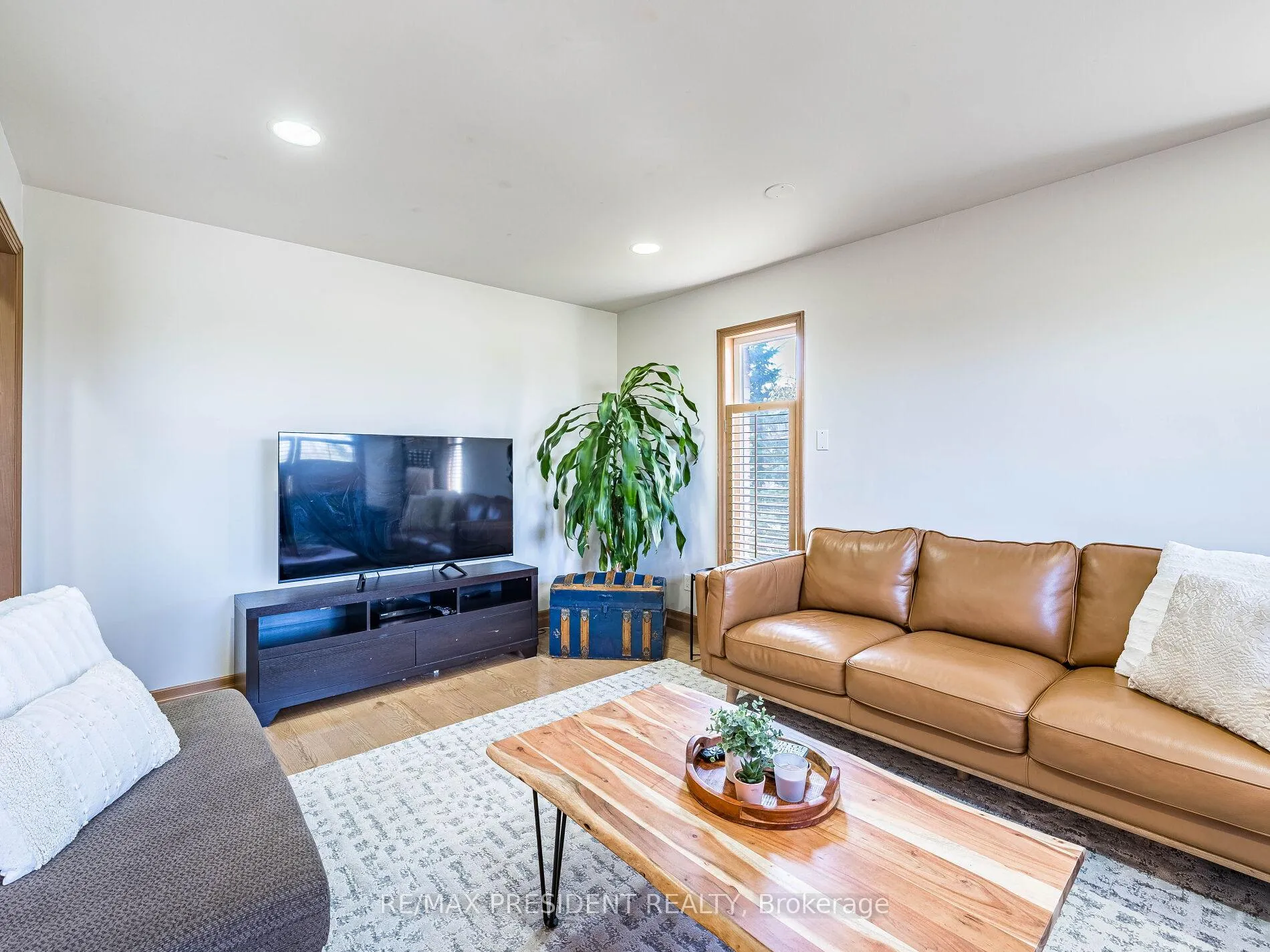 Photo 11 of 45 Grasett Crescent, Barrie, West Bayfield — HOMEH