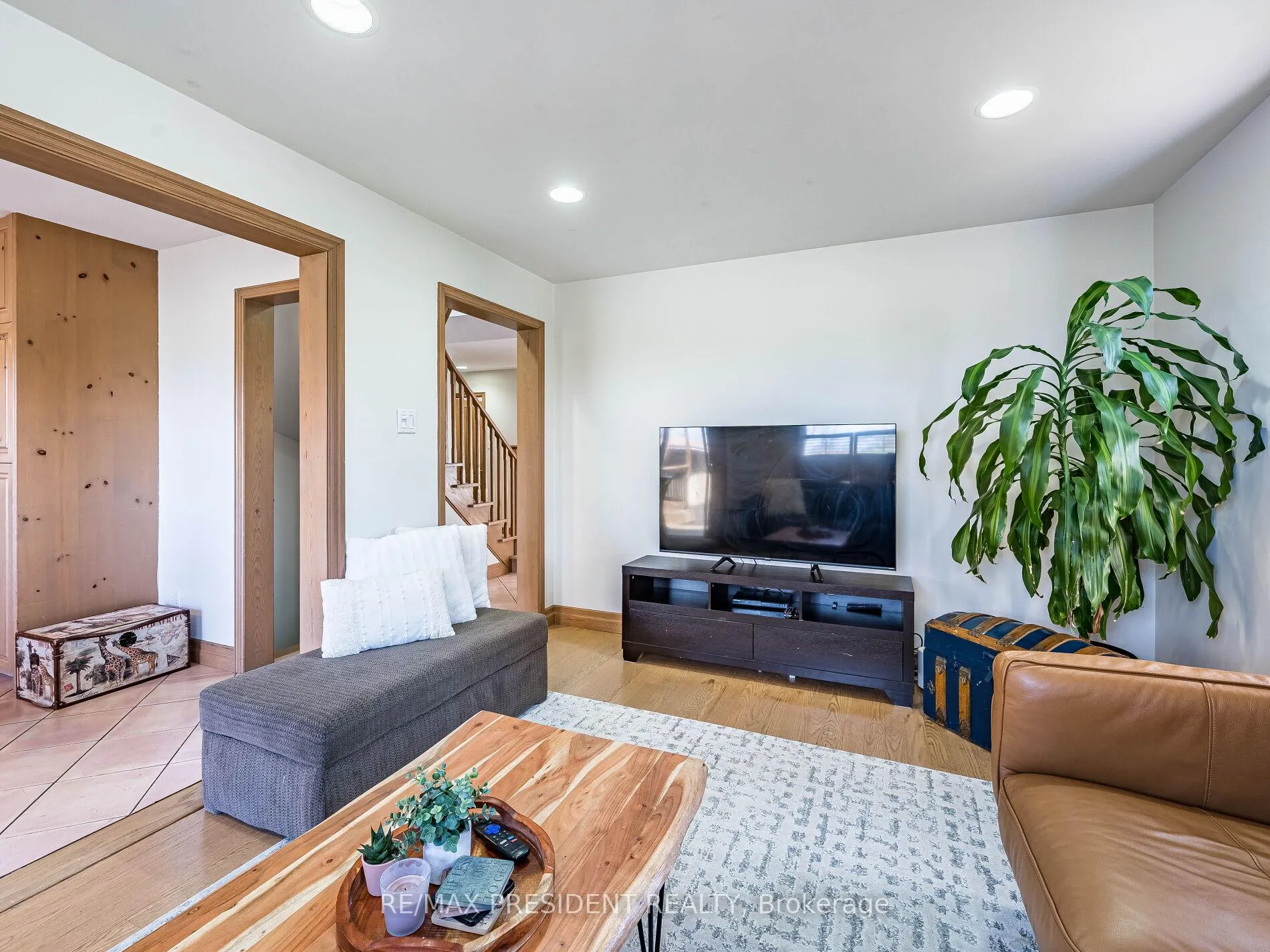 Photo 12 of 45 Grasett Crescent, Barrie, West Bayfield — HOMEH