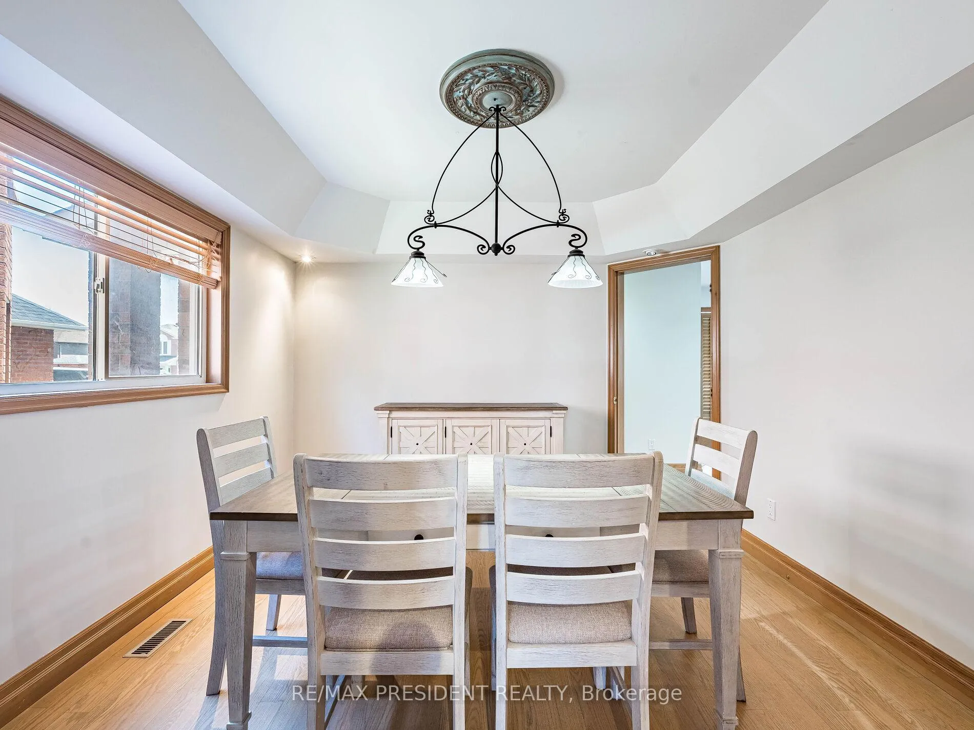 Photo 19 of 45 Grasett Crescent, Barrie, West Bayfield — HOMEH