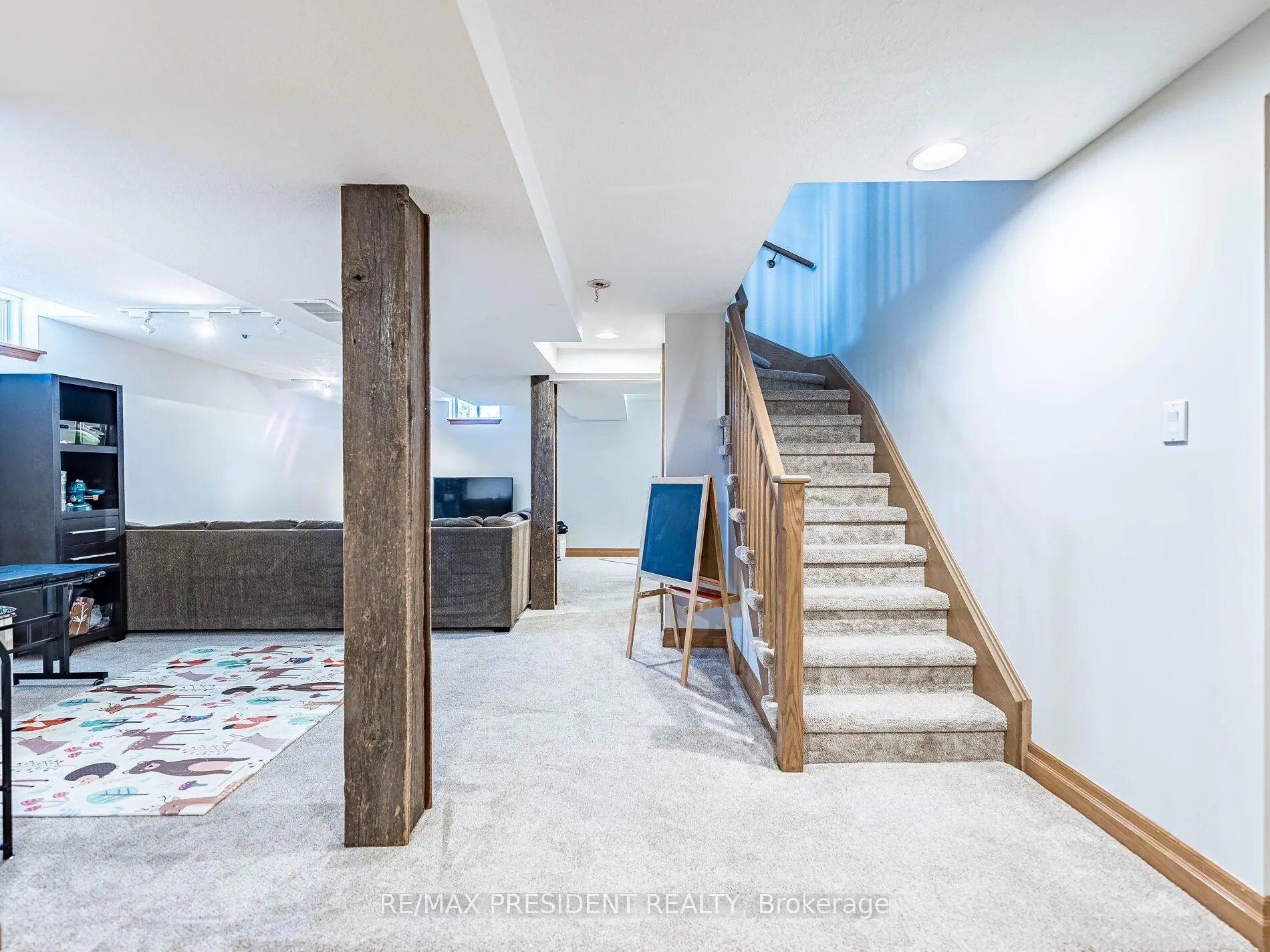 Photo 34 of 45 Grasett Crescent, Barrie, West Bayfield — HOMEH