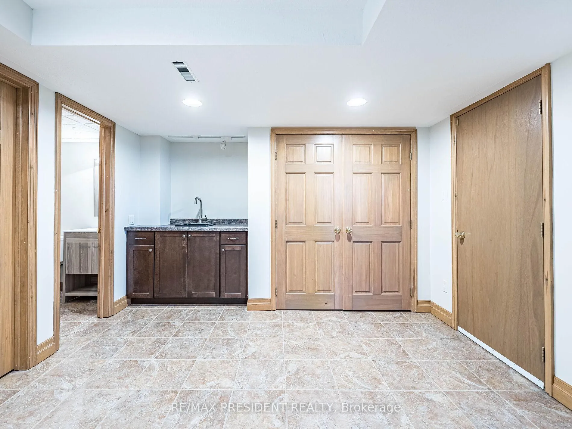 Photo 35 of 45 Grasett Crescent, Barrie, West Bayfield — HOMEH