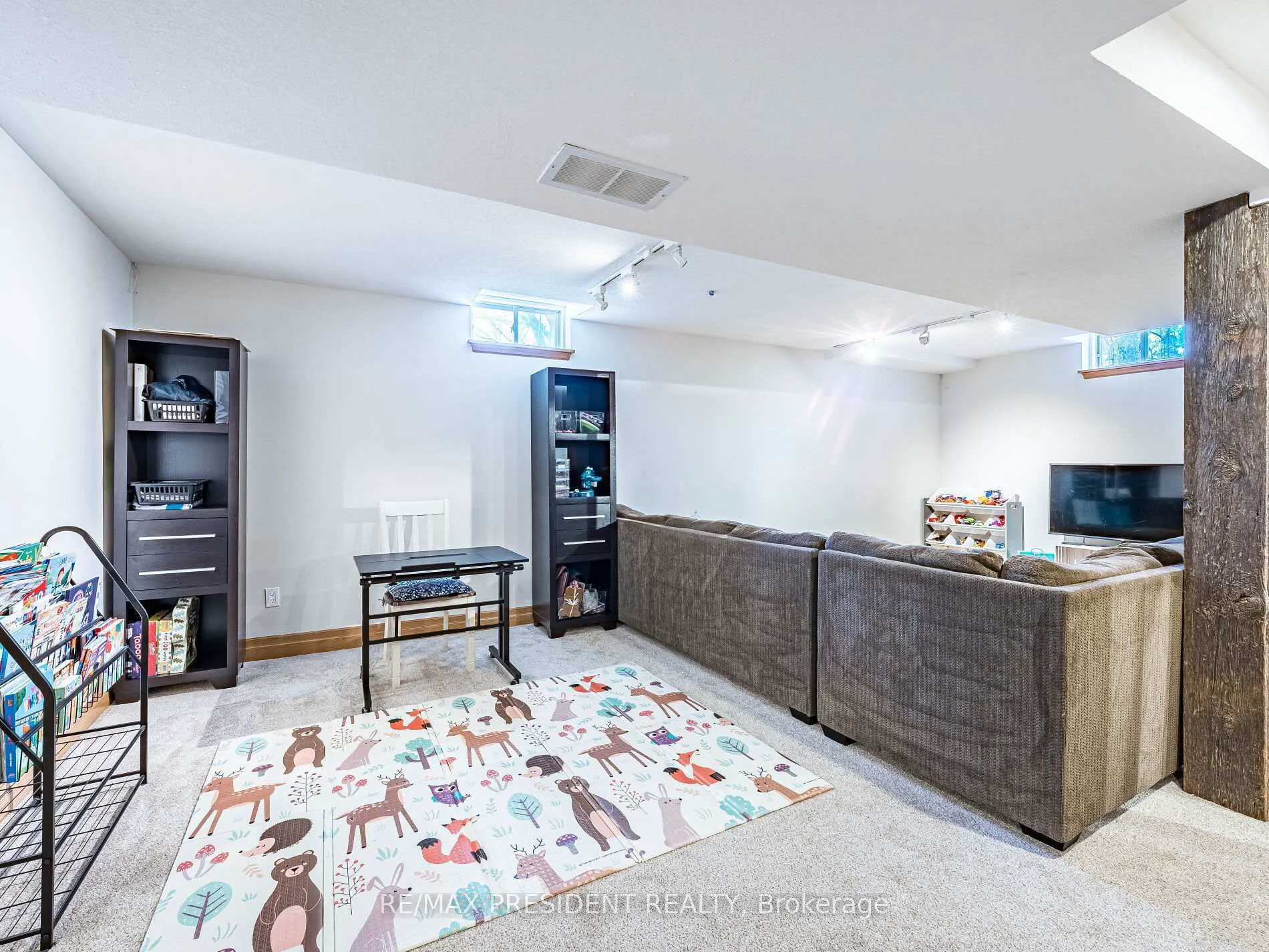 Photo 38 of 45 Grasett Crescent, Barrie, West Bayfield — HOMEH