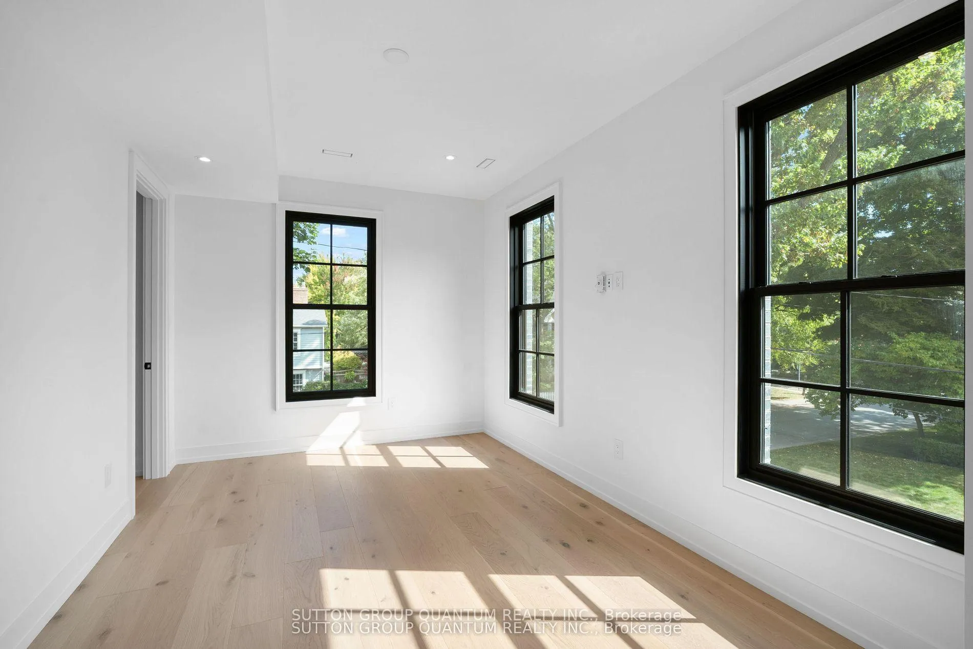Photo 19 of 78 Trafalgar Road, Oakville, Old Oakville — HOMEH