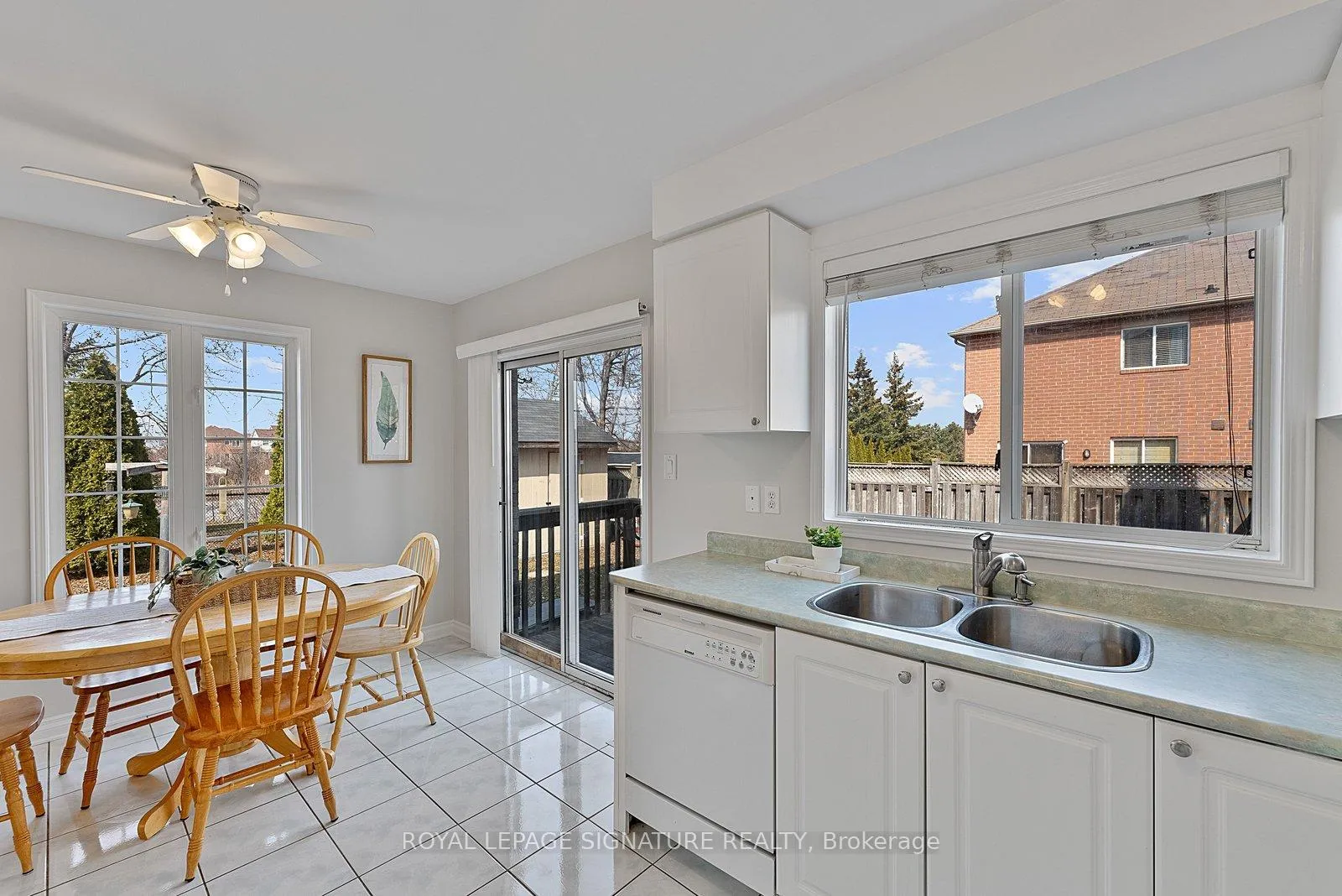 Photo 12 of 46 Baha Crescent, Brampton, Fletcher's Meadow — HOMEH