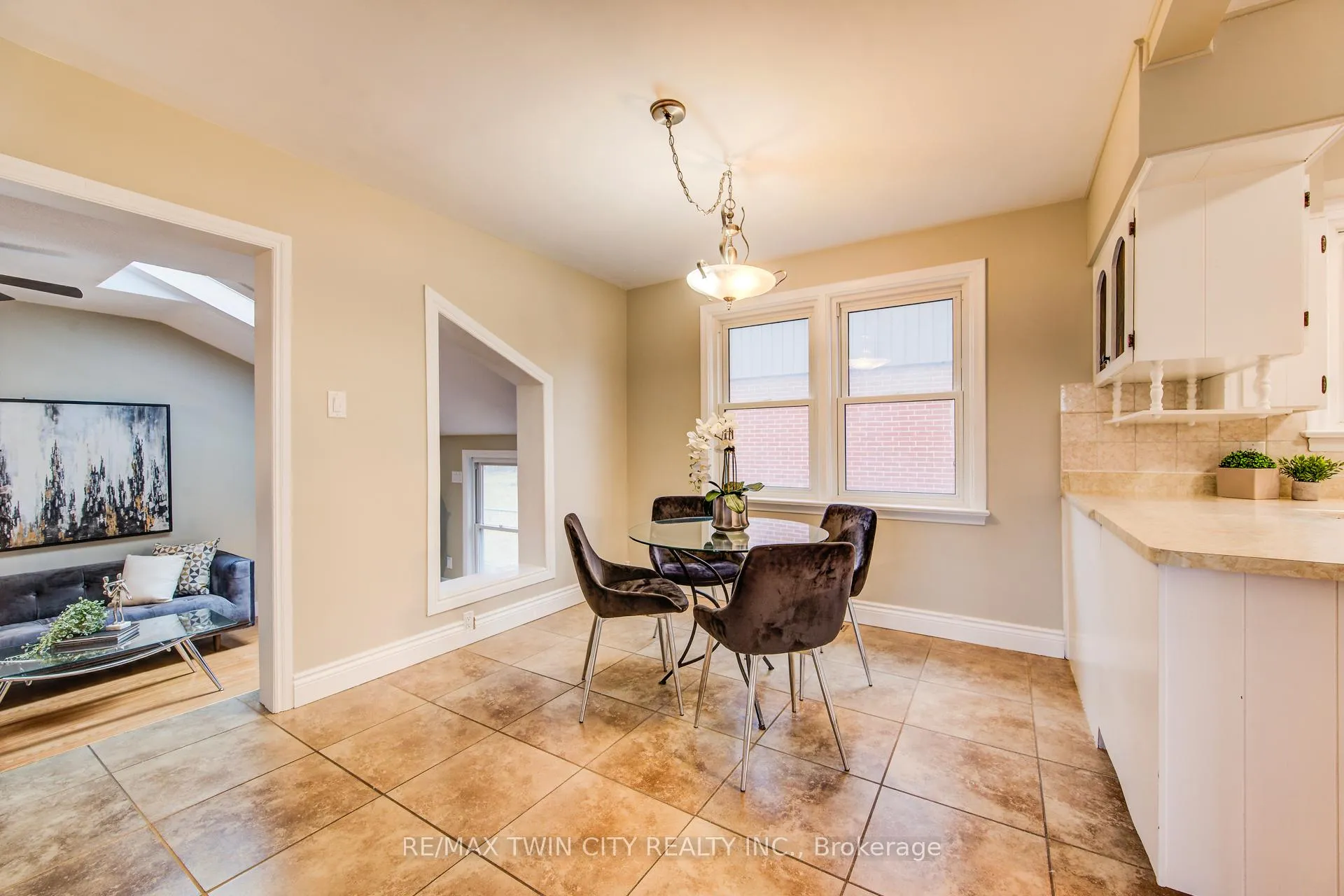 Photo 13 of 483 Ephraim Street, Waterloo — HOMEH