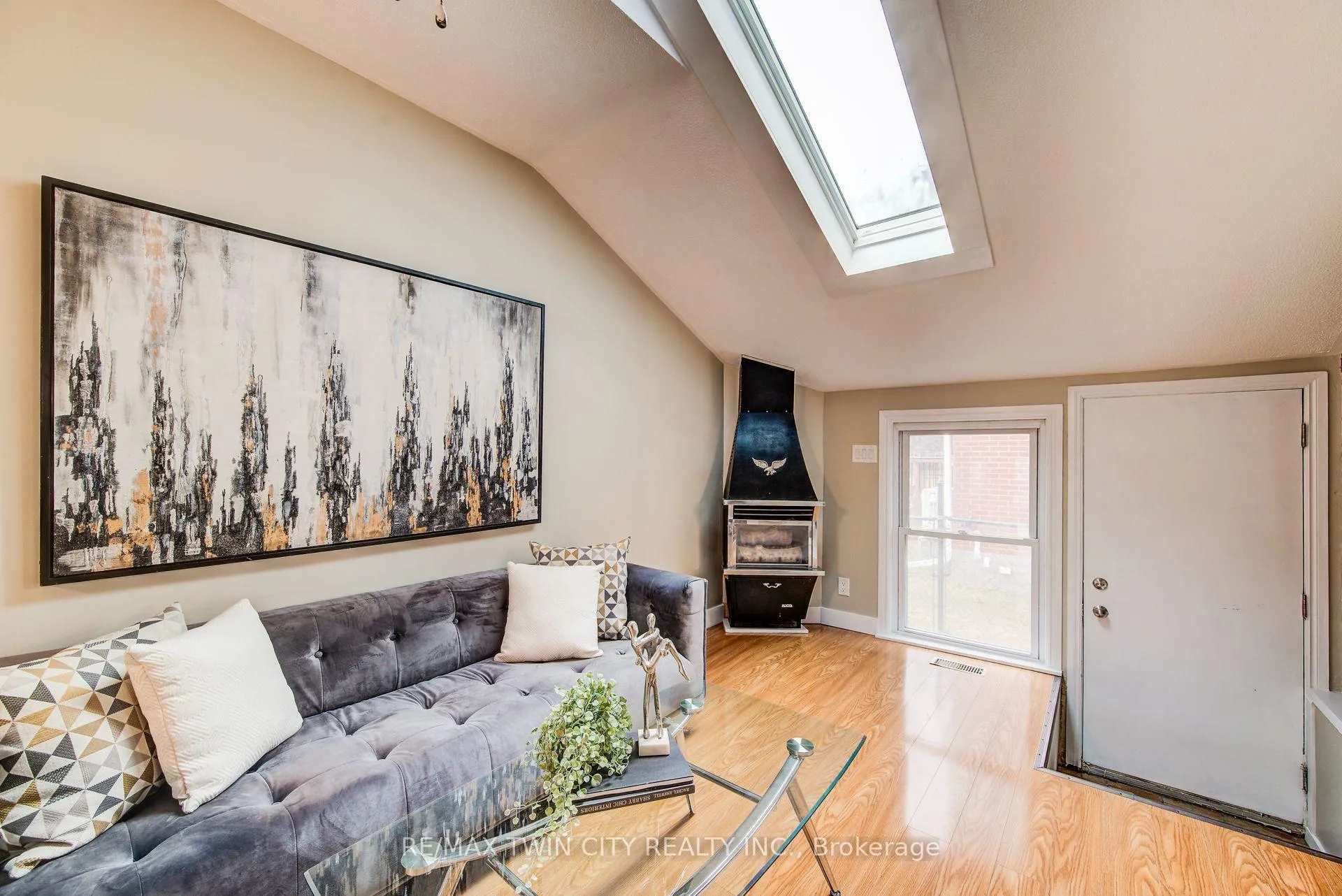 Photo 24 of 483 Ephraim Street, Waterloo — HOMEH