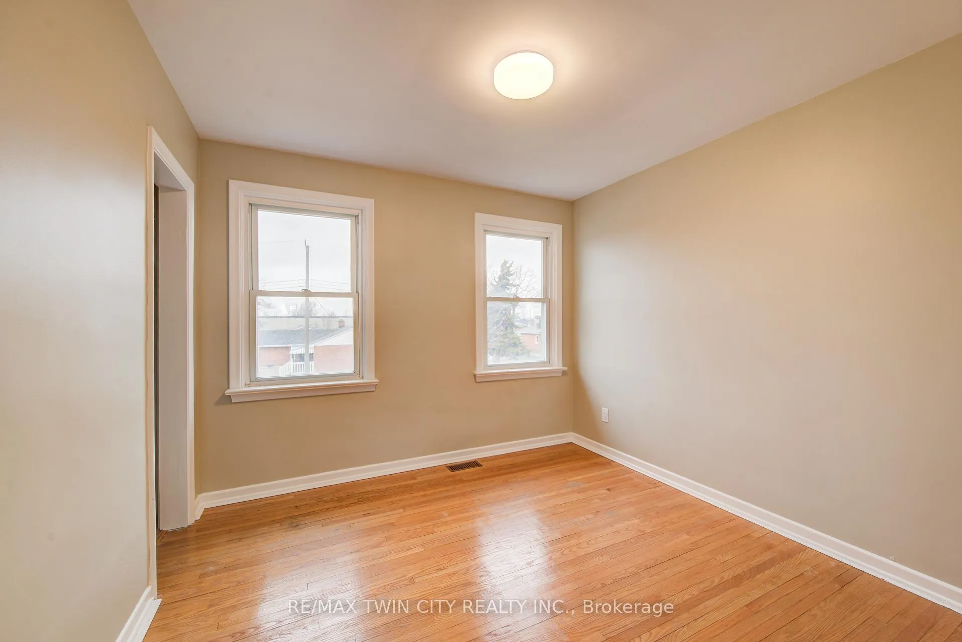 Photo 31 of 483 Ephraim Street, Waterloo — HOMEH