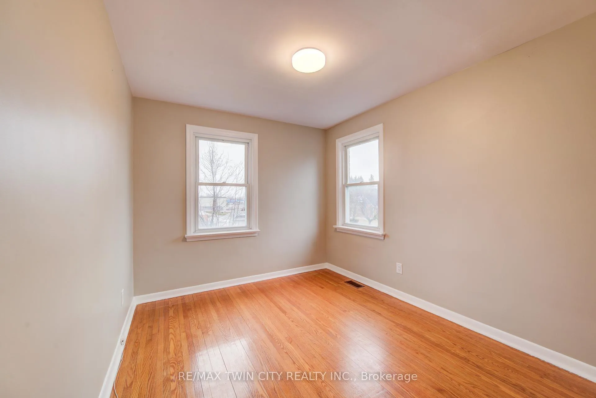 Photo 35 of 483 Ephraim Street, Waterloo — HOMEH