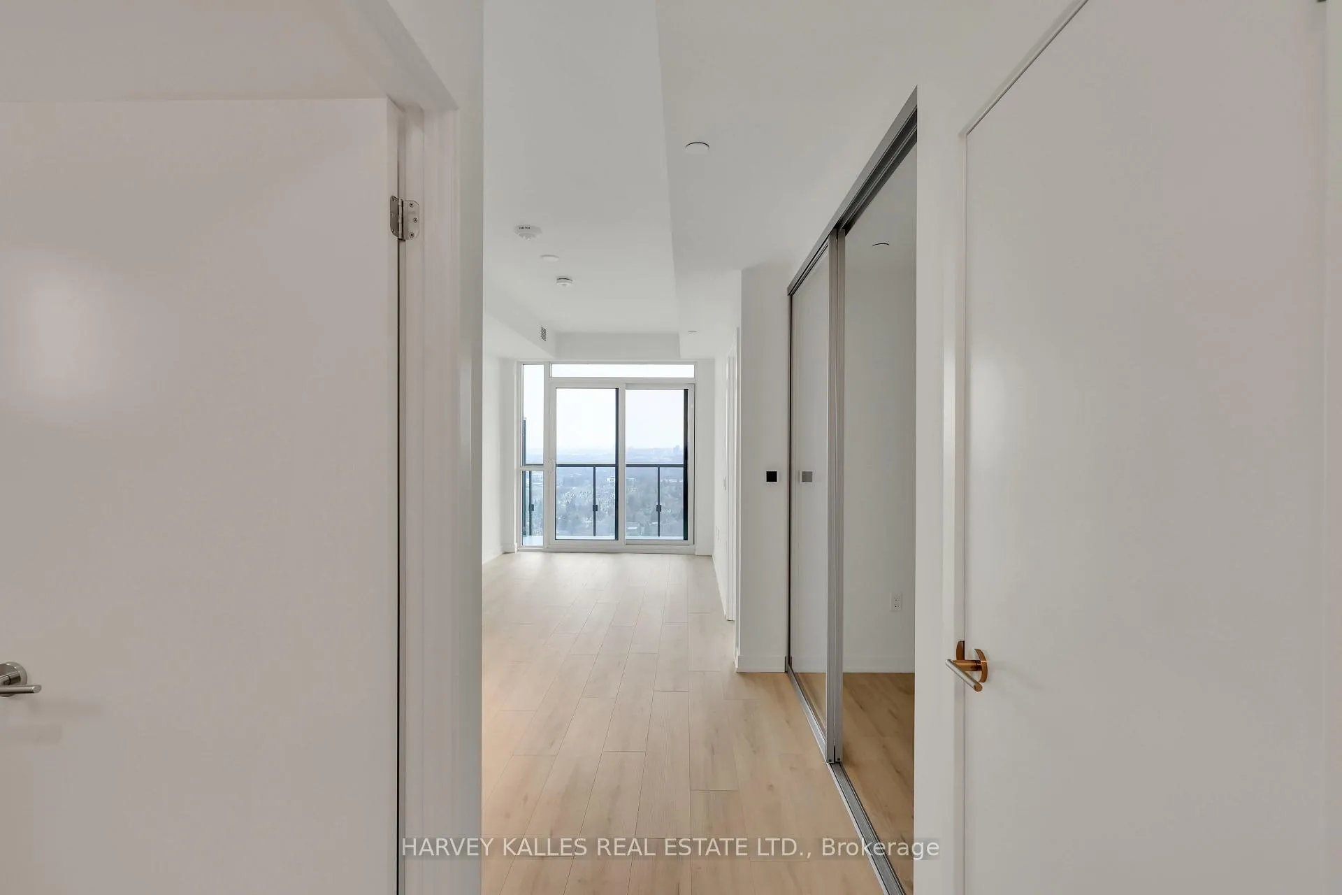 Photo 4 of Unit 2811S, 110 Broadway Avenue, Toronto, Mount Pleasant West — HOMEH