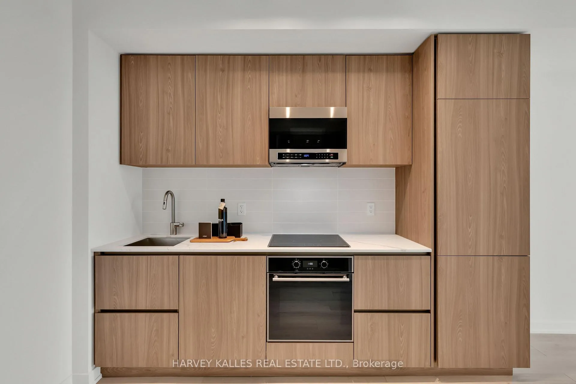 Photo 5 of Unit 2811S, 110 Broadway Avenue, Toronto, Mount Pleasant West — HOMEH
