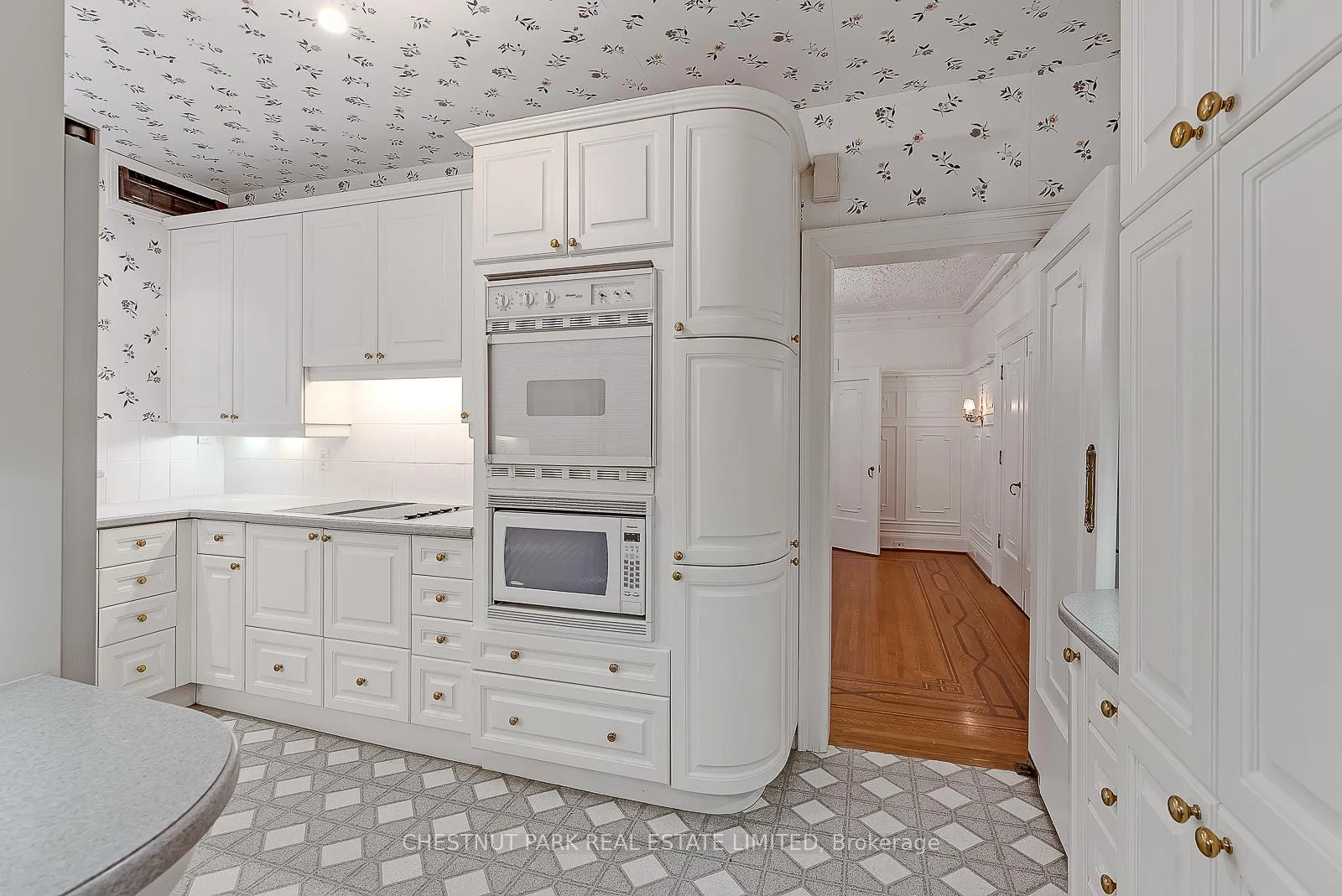 Photo 11 of Unit Main, 108 Rosedale Heights Drive, Toronto, Rosedale-Moore Park — HOMEH