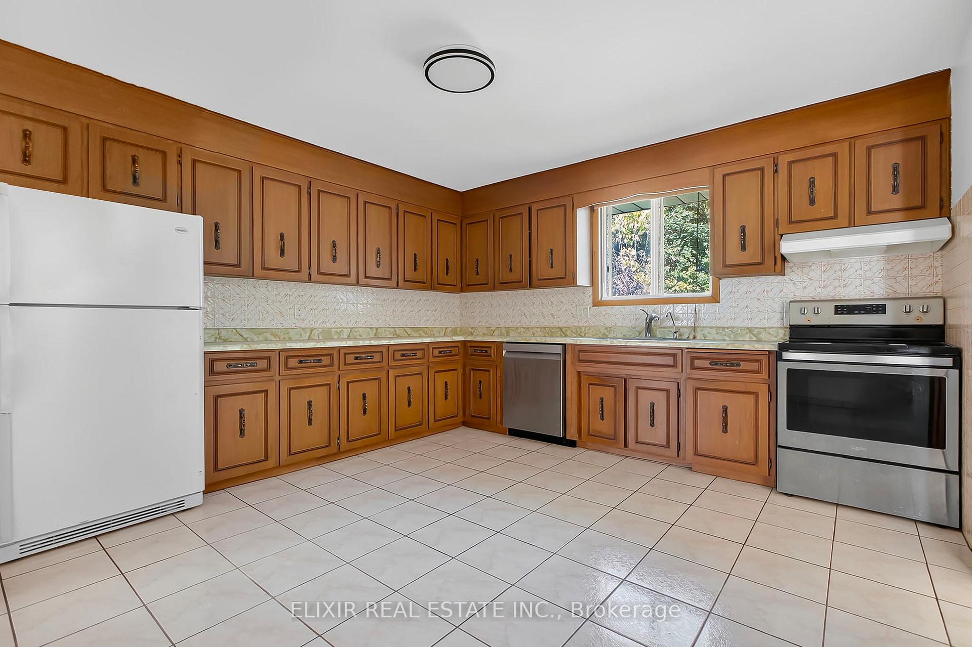 Photo 11 of 246 Thaler Avenue, Kitchener — HOMEH
