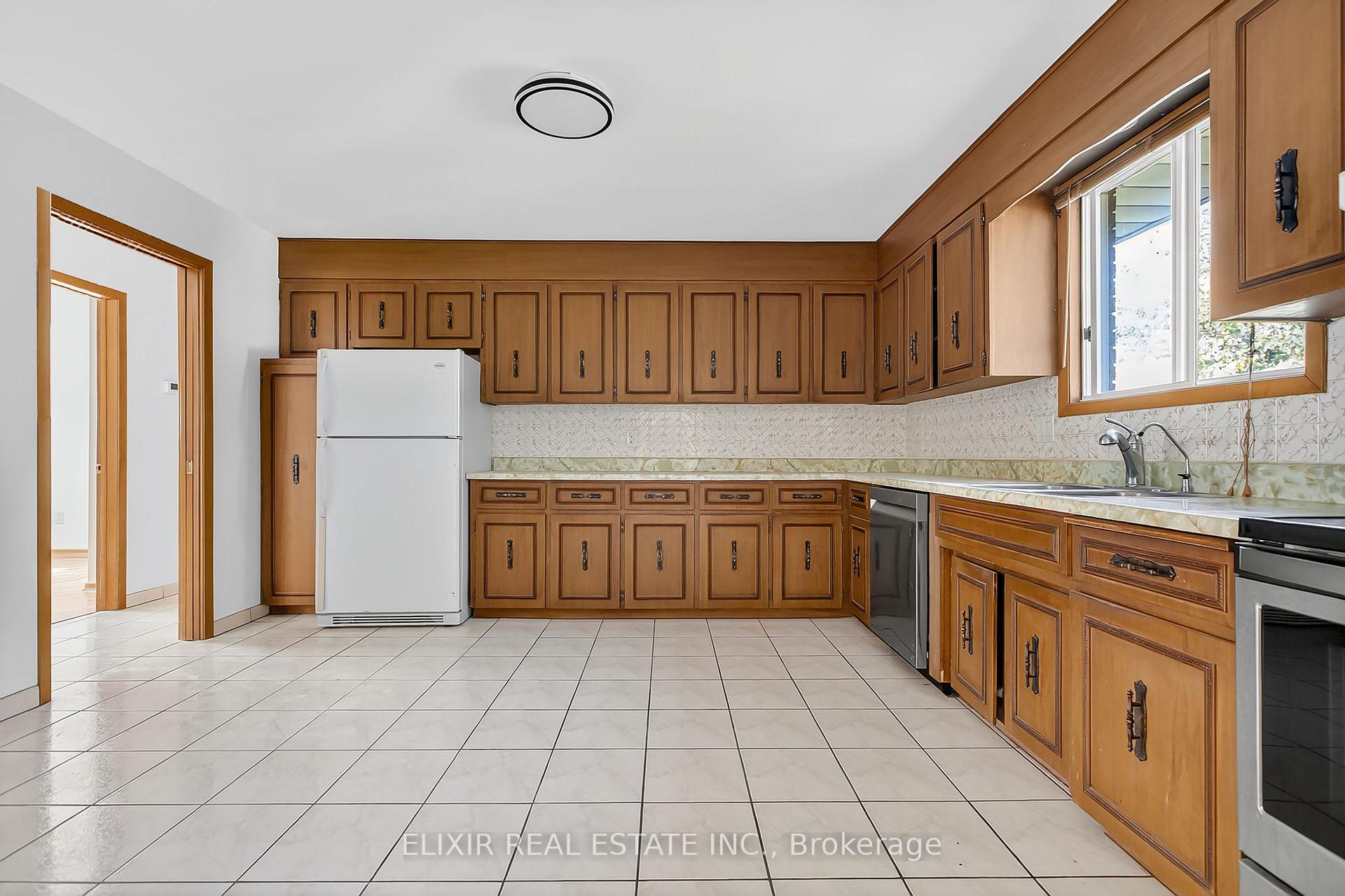 Photo 12 of 246 Thaler Avenue, Kitchener — HOMEH