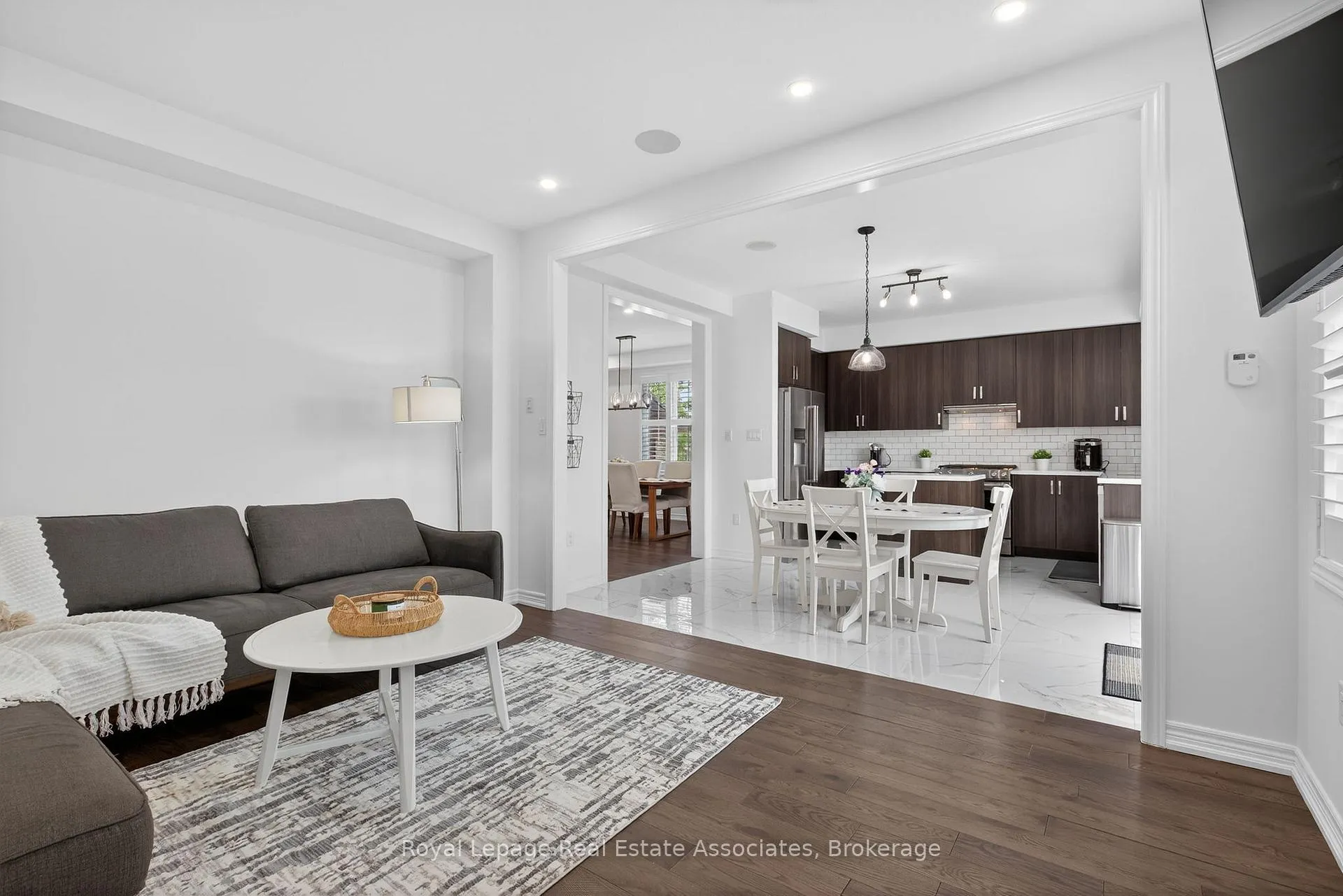 Photo 12 of 113 Sutcliffe Way, New Tecumseth, Rural New Tecumseth — HOMEH