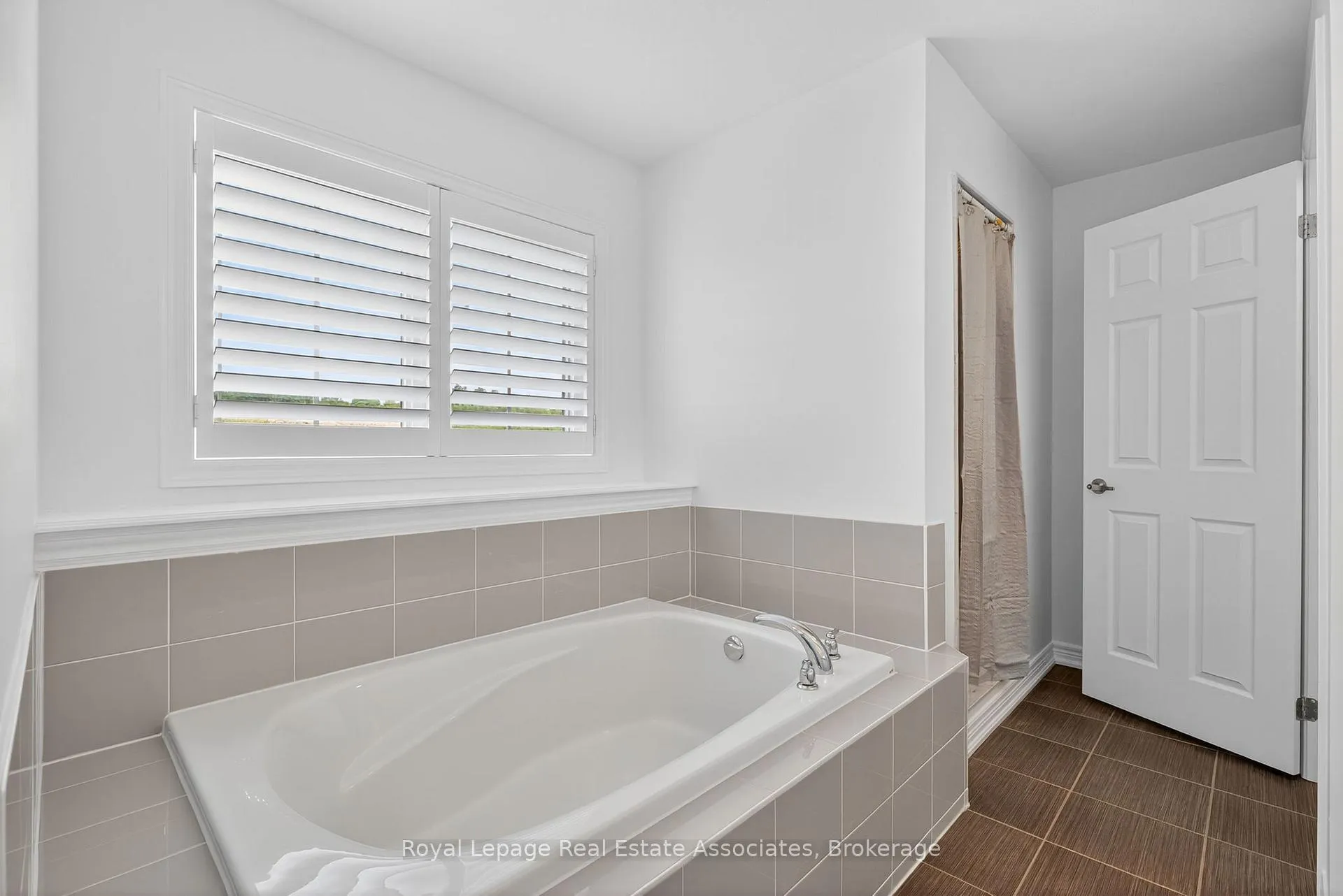 Photo 20 of 113 Sutcliffe Way, New Tecumseth, Rural New Tecumseth — HOMEH