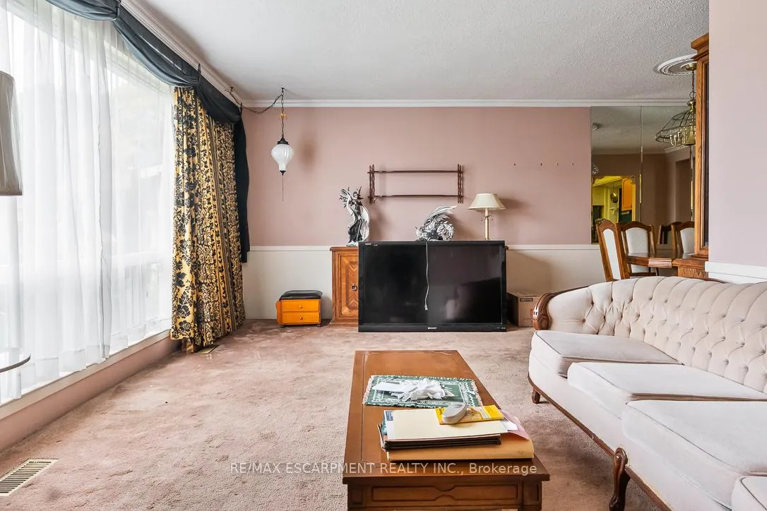 Photo 8 of 7 Delverton Place, North York, Don Valley Village — HOMEH