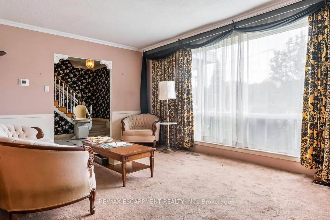 Photo 11 of 7 Delverton Place, North York, Don Valley Village — HOMEH