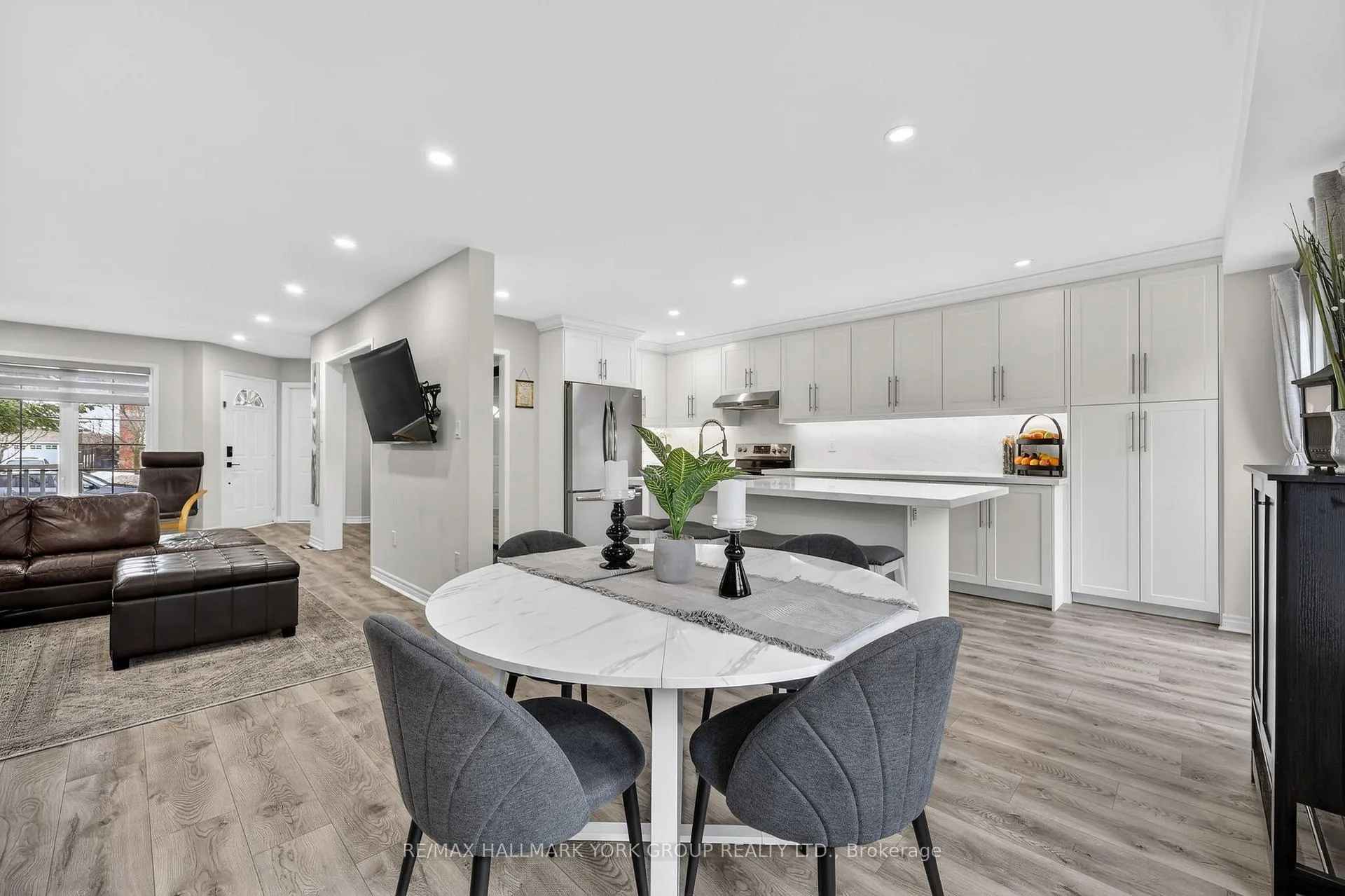 Photo 5 of 1166 Andrade Lane, Innisfil, Alcona — HOMEH