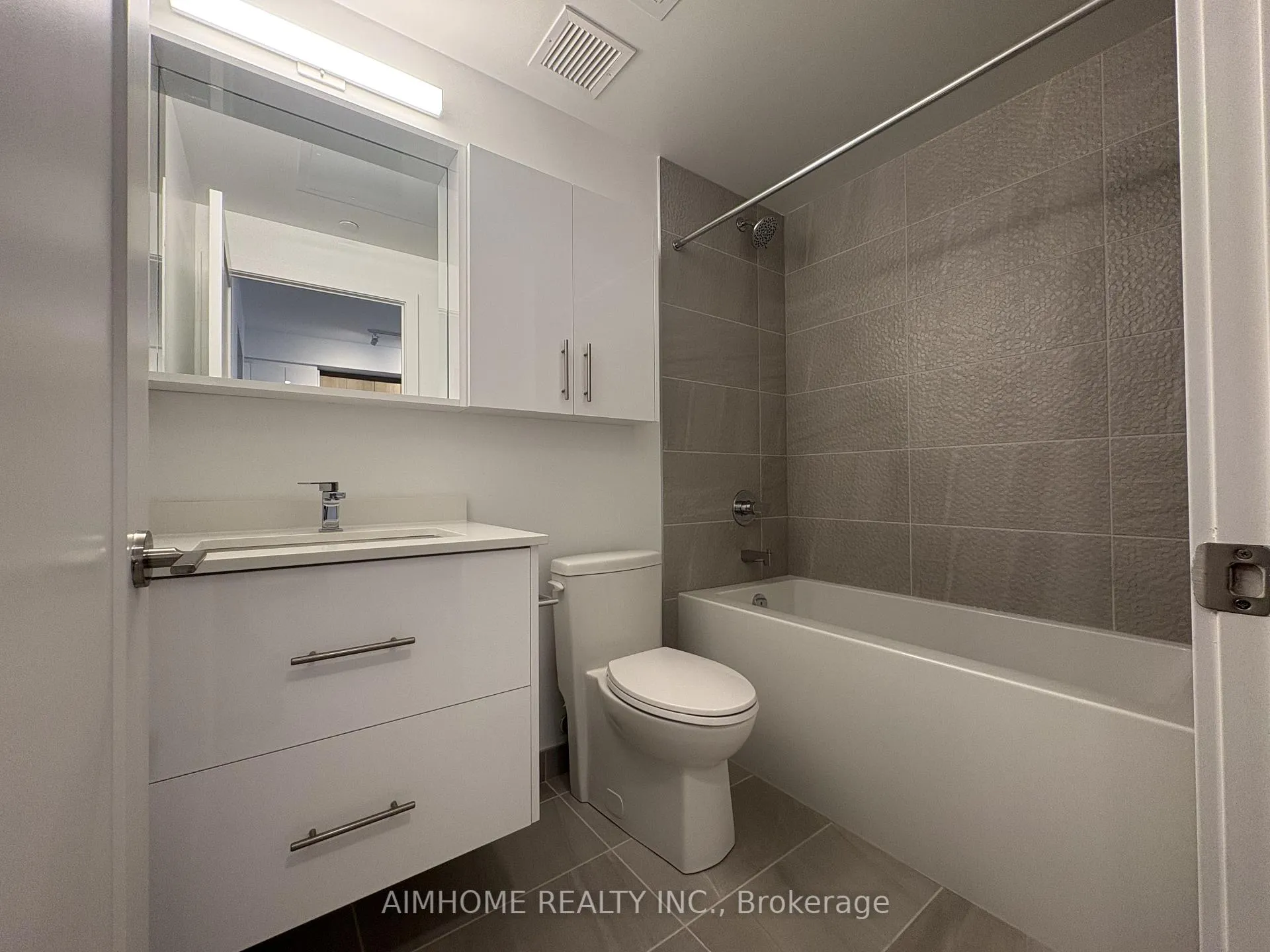 Photo 6 of Unit B-1608, 9751 Markham Road, Markham, Greensborough — HOMEH