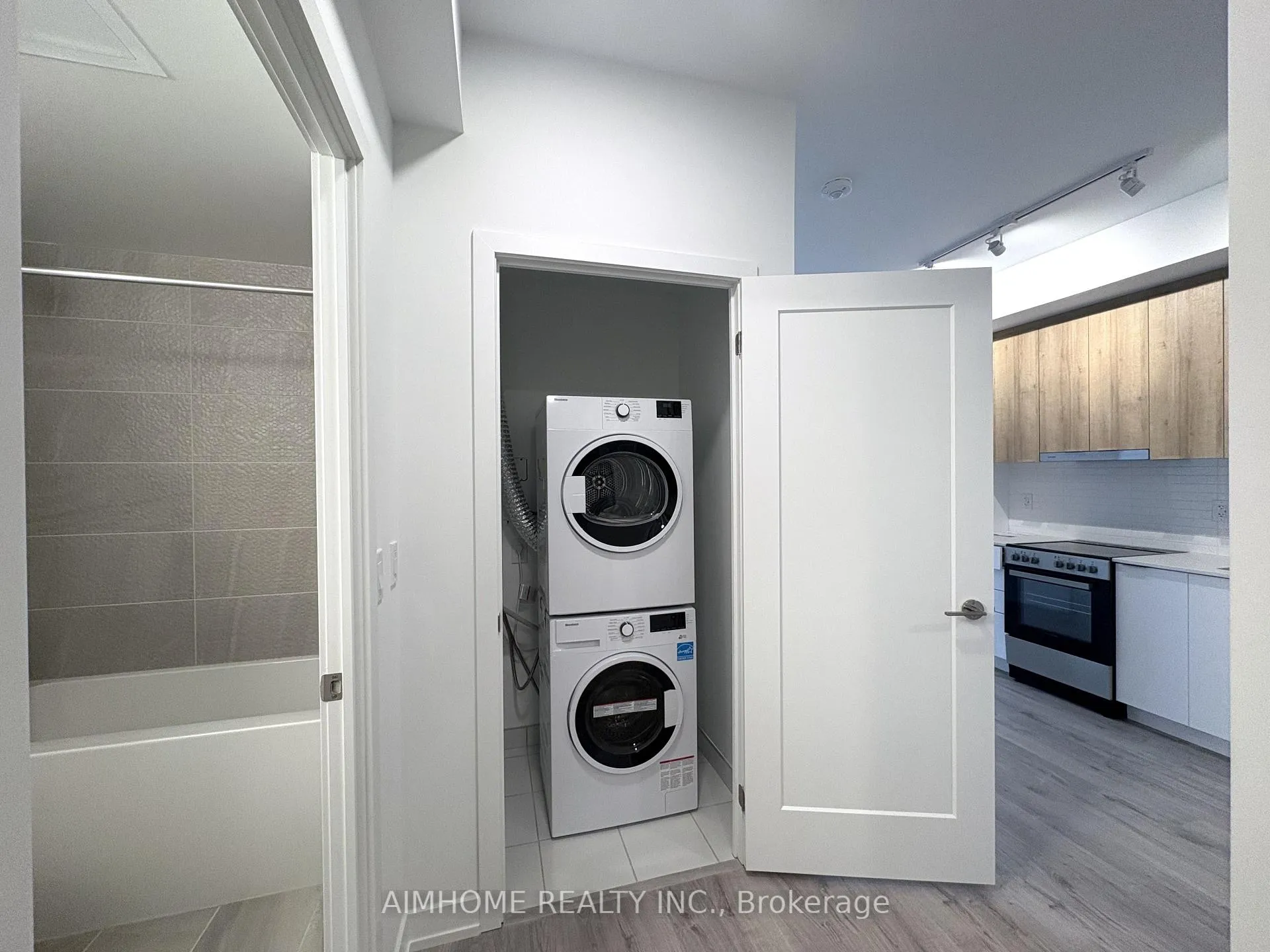 Photo 7 of Unit B-1608, 9751 Markham Road, Markham, Greensborough — HOMEH