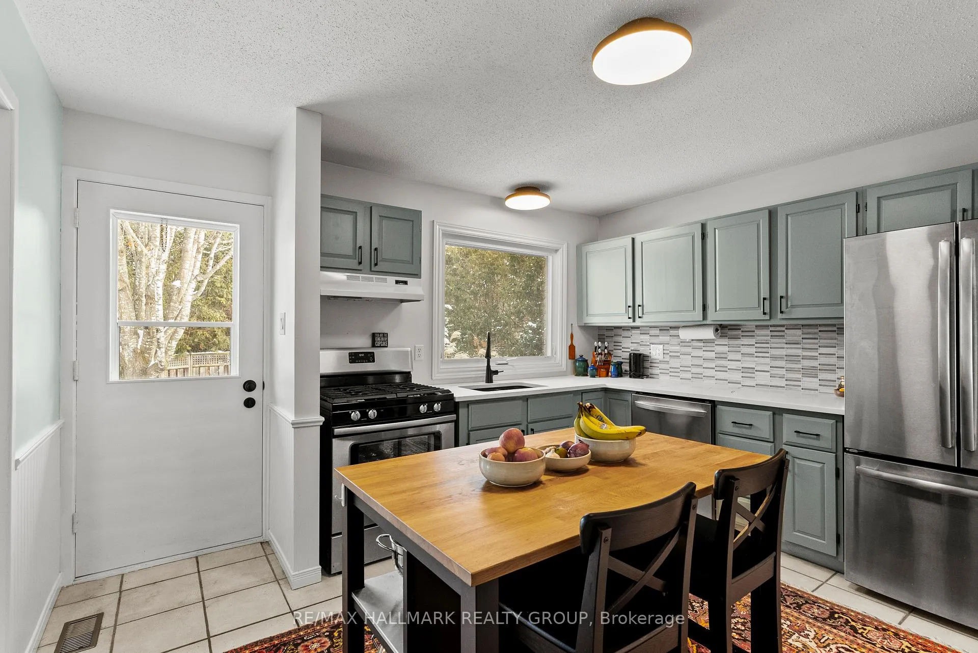 Photo 6 of 34 Nanook Crescent, Ottawa, Kanata - Katimavik — HOMEH